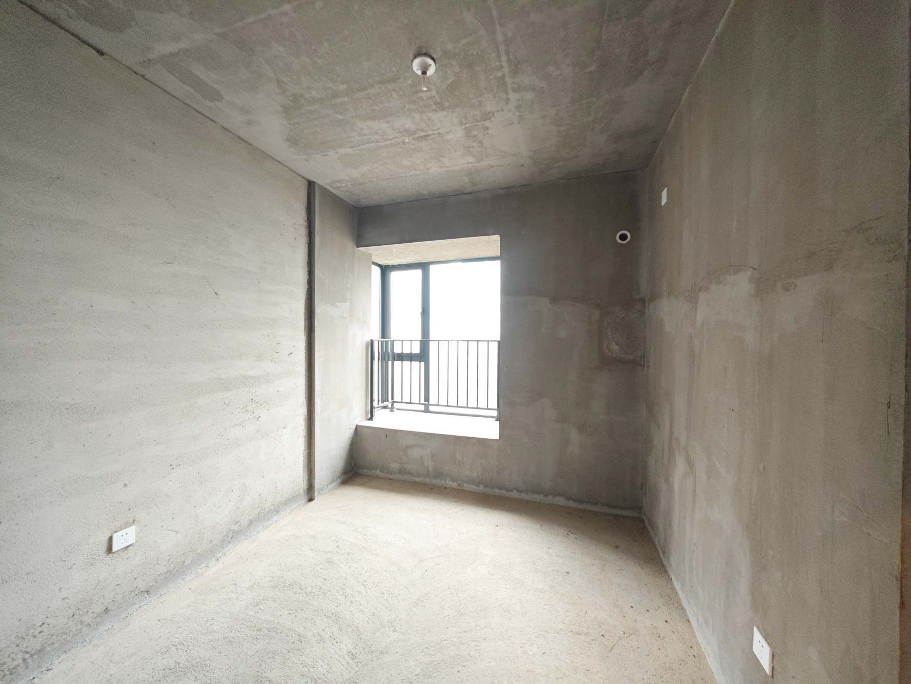 中建嘉和城  4室2厅2卫    137.0万卧室
