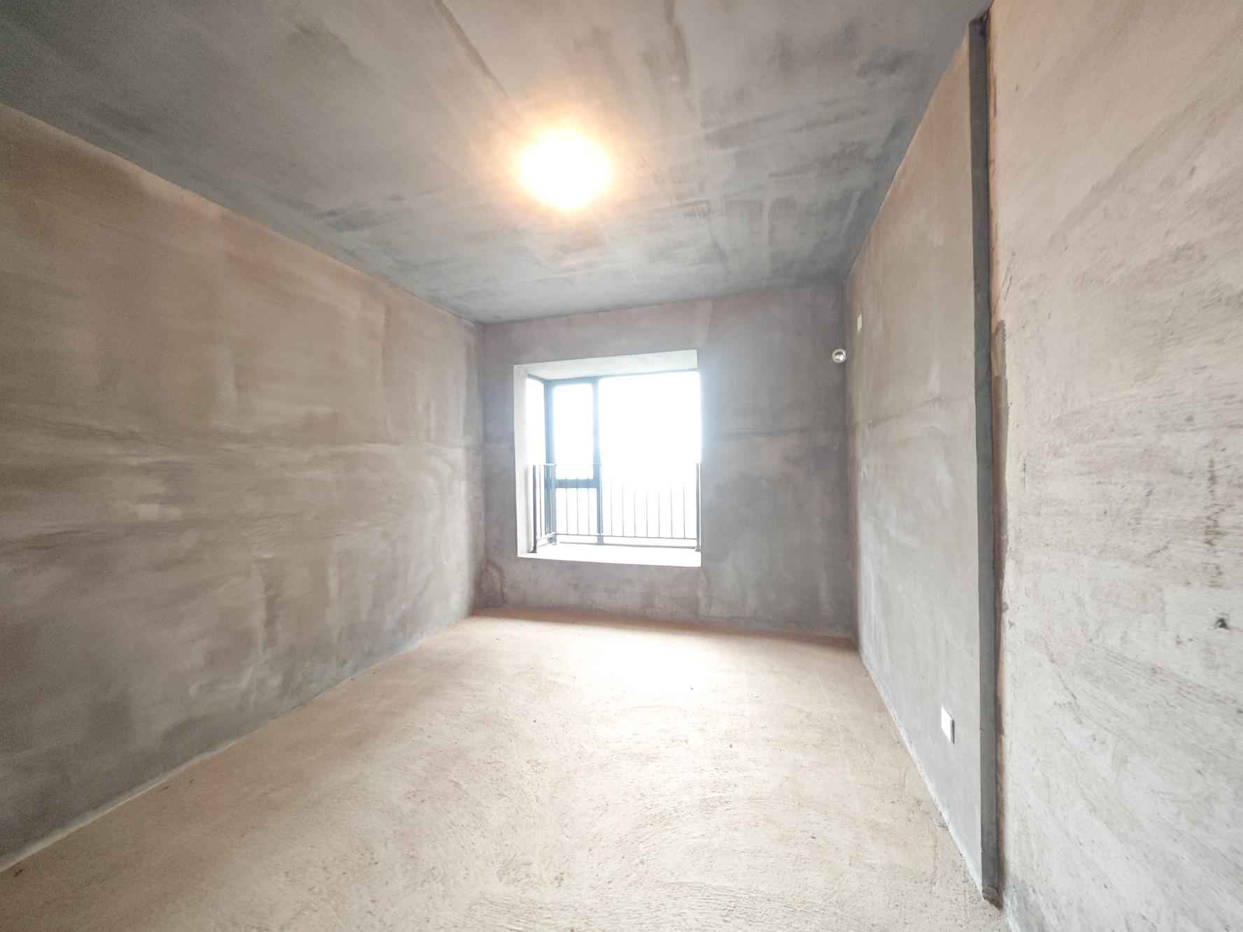 中建嘉和城  4室2厅2卫    137.0万卧室