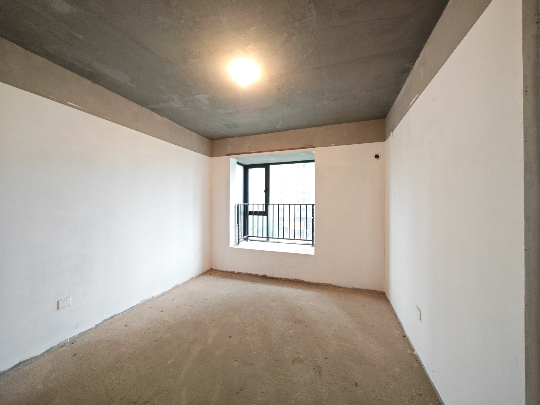 中建嘉和城  3室2厅2卫   83.00万卧室