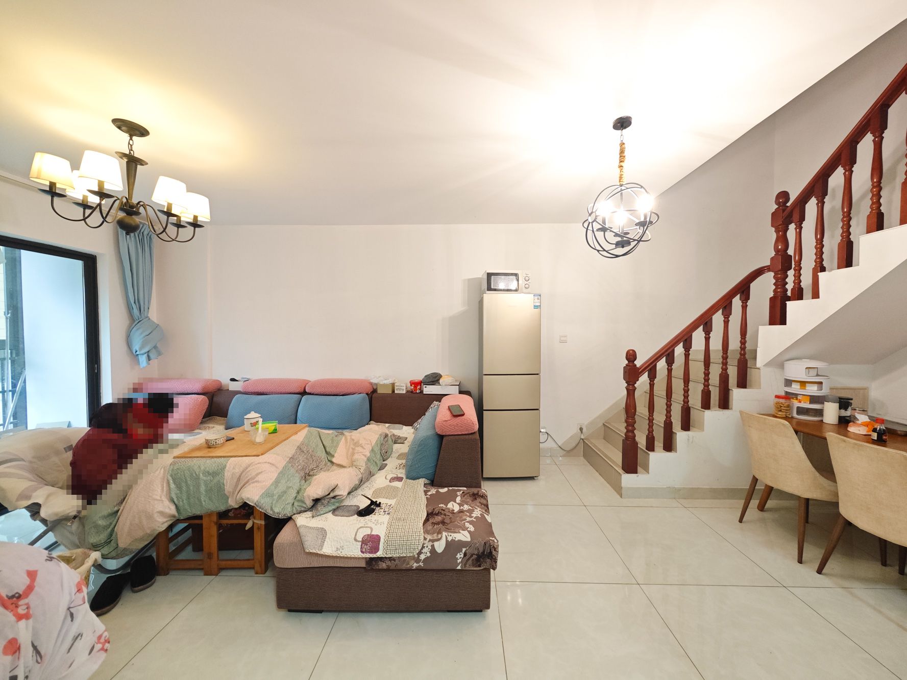 保利城(中航城国际社区、郡原美村) 4室2厅2卫 69.8万 保利城(中航城国际社区、郡原美村) 4室2厅2卫 69.8万客厅