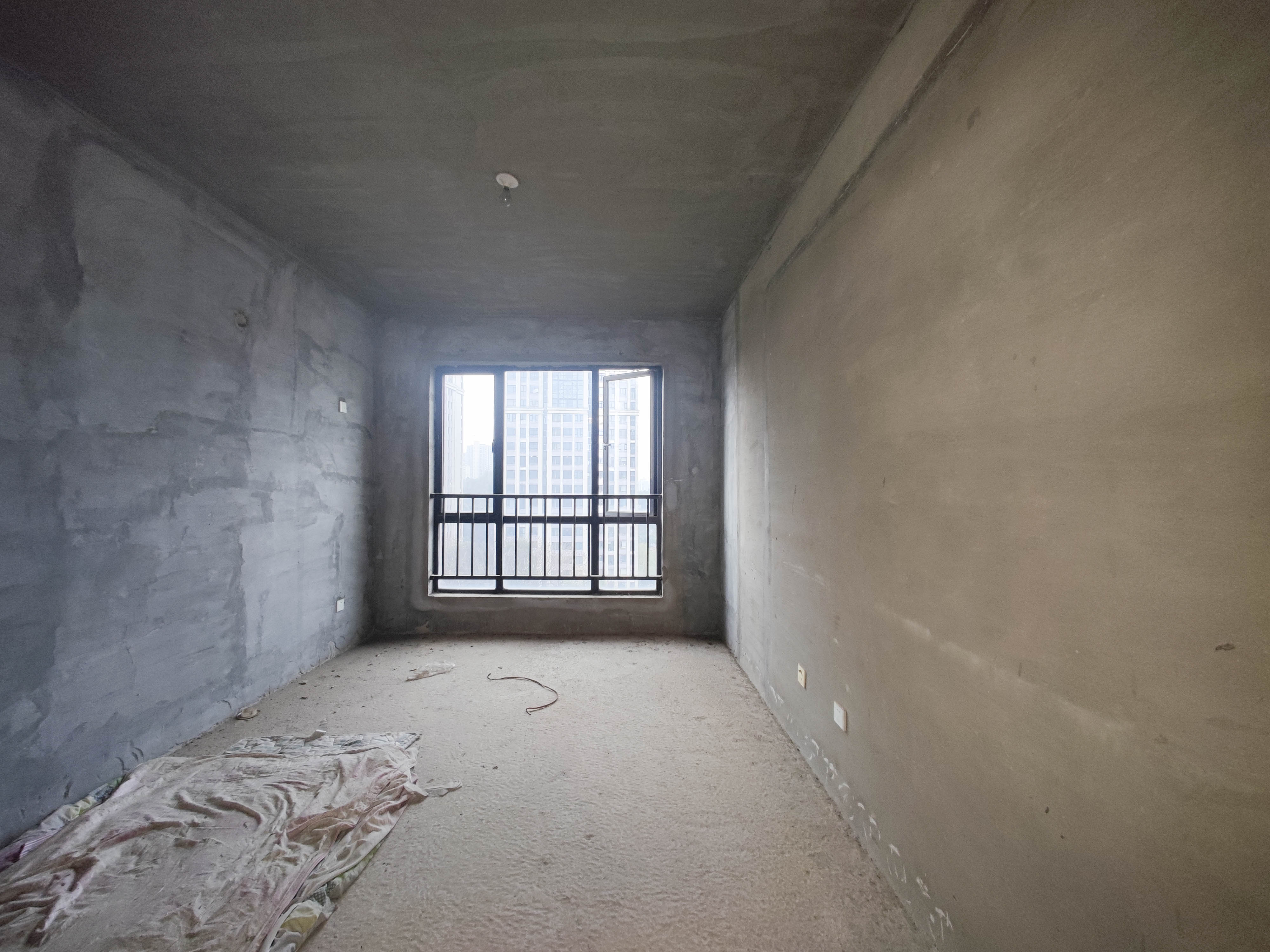 翡翠云天 2室2厅1卫 59.0万 翡翠云天 2室2厅1卫 59.0万卧室