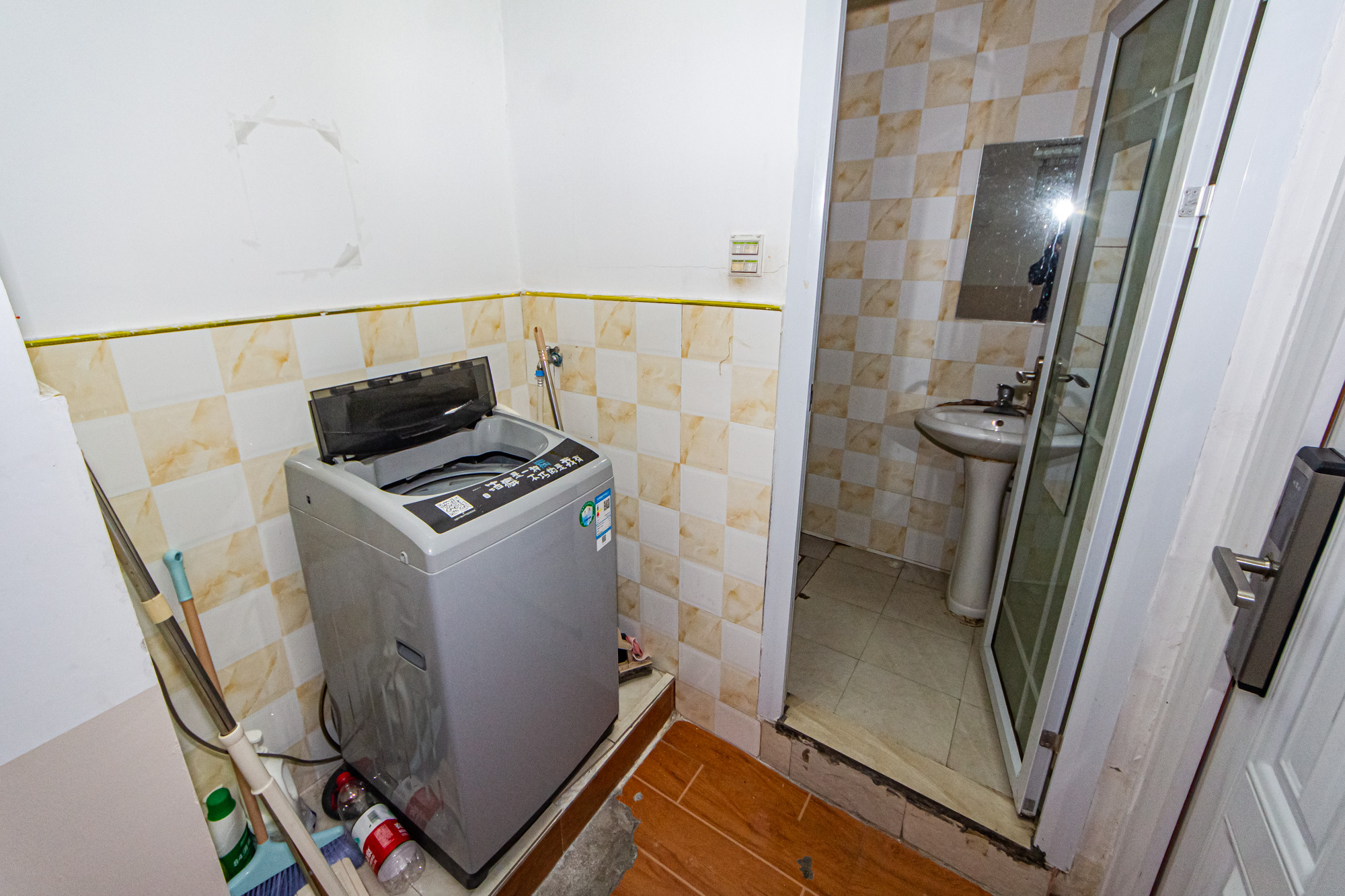 北辰三角洲E4区 4室2厅2卫 155.0万 北辰三角洲E4区 4室2厅2卫 155.0万卫生间