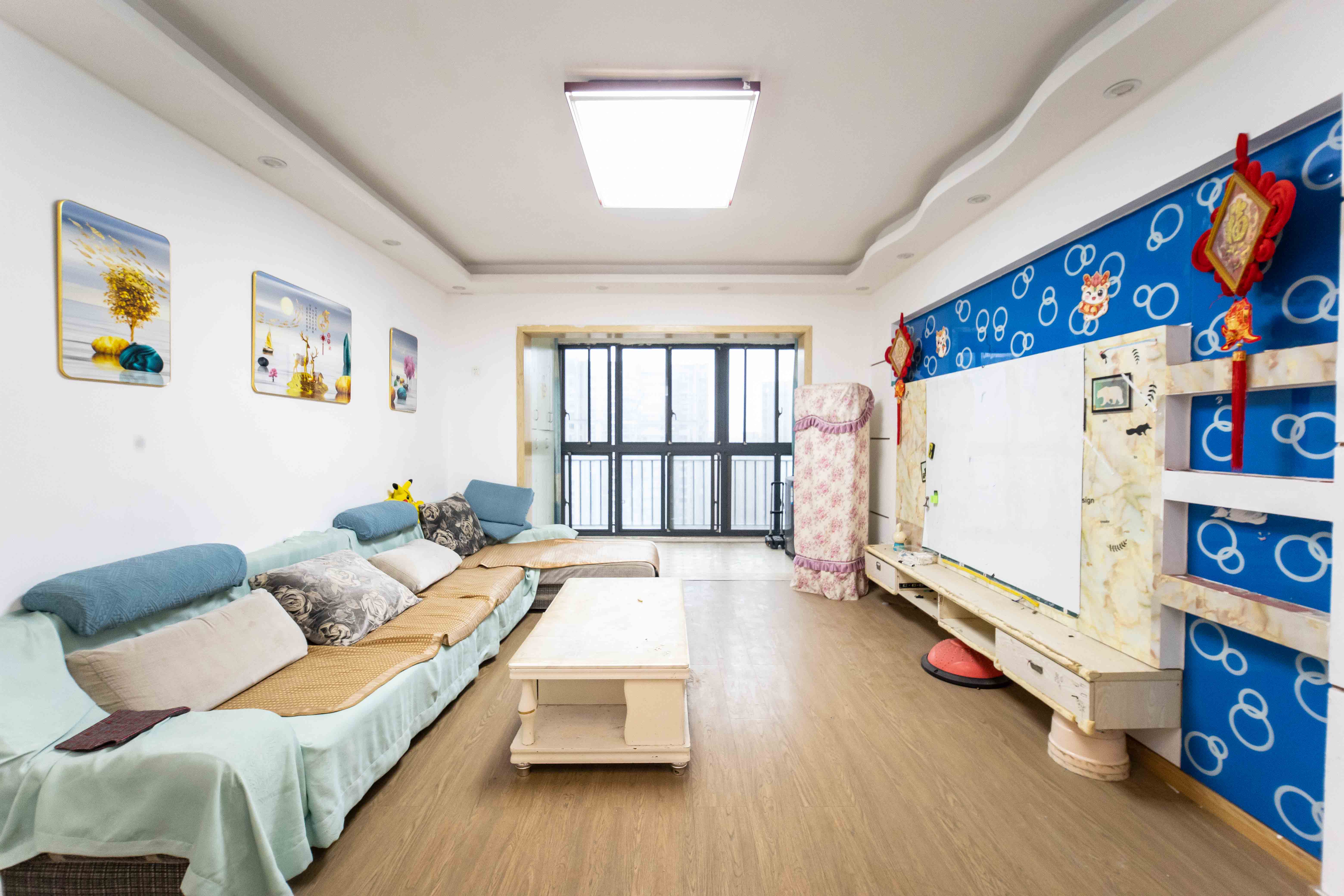 泊爱蓝湾  3室2厅2卫   125.00万