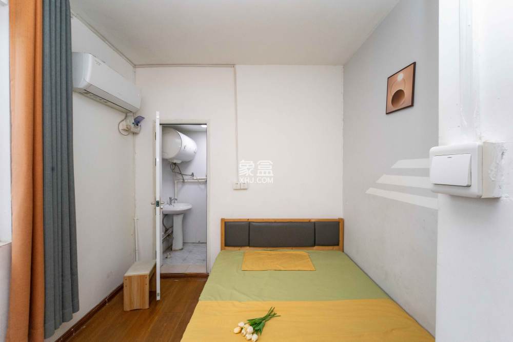 诺亚方舟大厦  3室2厅2卫   90.00万