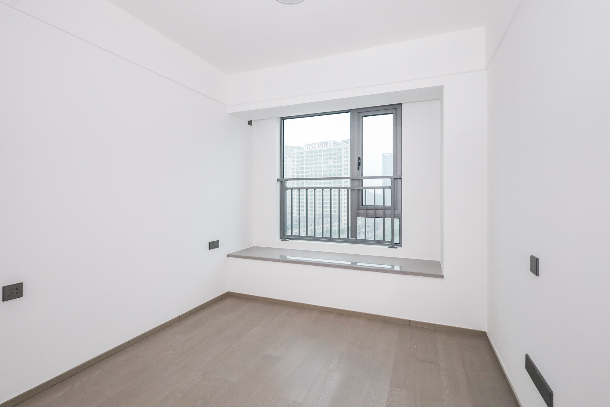 招商蛇口滨江境  4室2厅2卫    360.0万 招商蛇口滨江境  4室2厅2卫    360.0万卧室