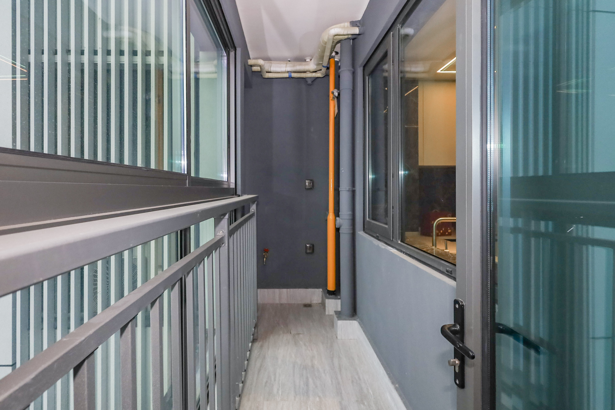 招商蛇口滨江境  4室2厅2卫    360.0万 招商蛇口滨江境  4室2厅2卫    360.0万阳台