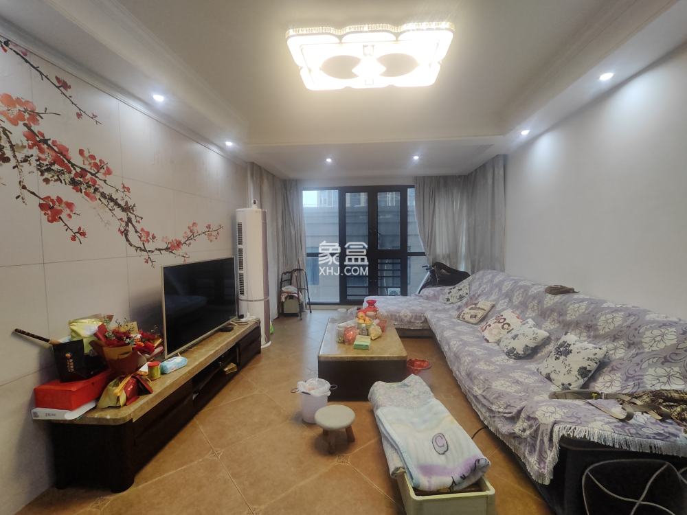 金轮翡翠名园  4室2厅2卫   81.80万