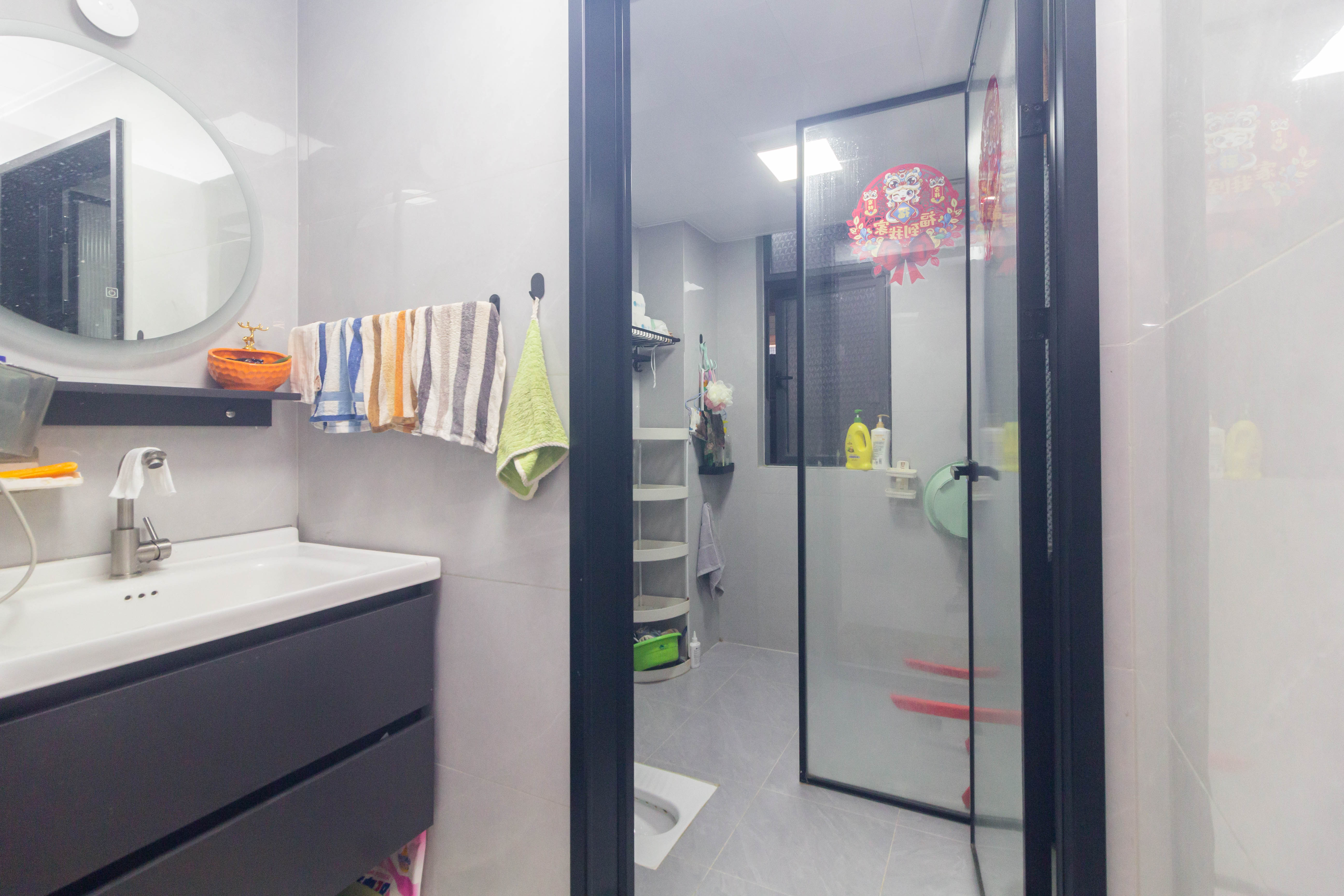 日盛湖湘花苑  3室2厅1卫    90.8万 日盛湖湘花苑  3室2厅1卫    90.8万卫生间