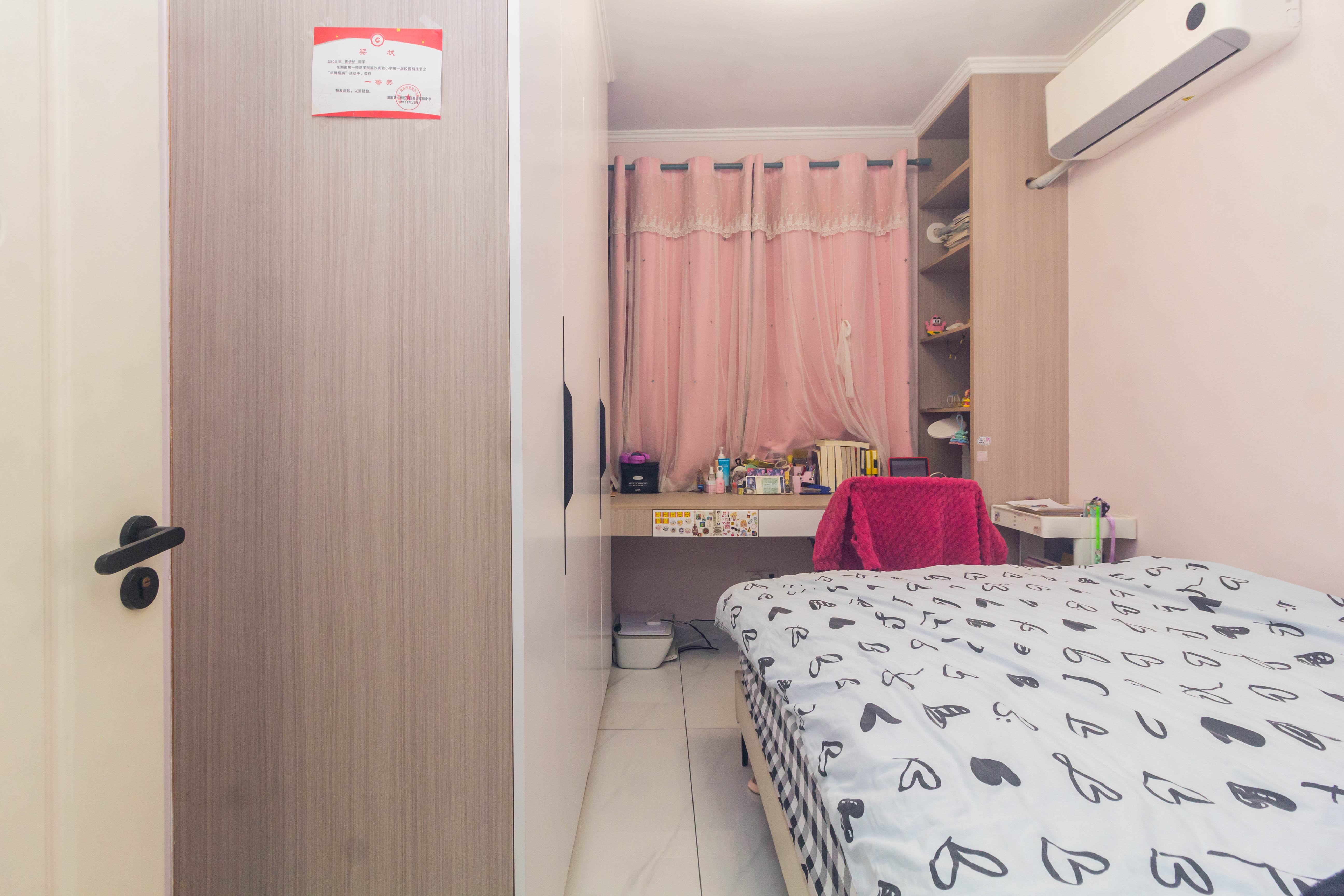 日盛湖湘花苑  3室2厅1卫    90.8万 日盛湖湘花苑  3室2厅1卫    90.8万卧室