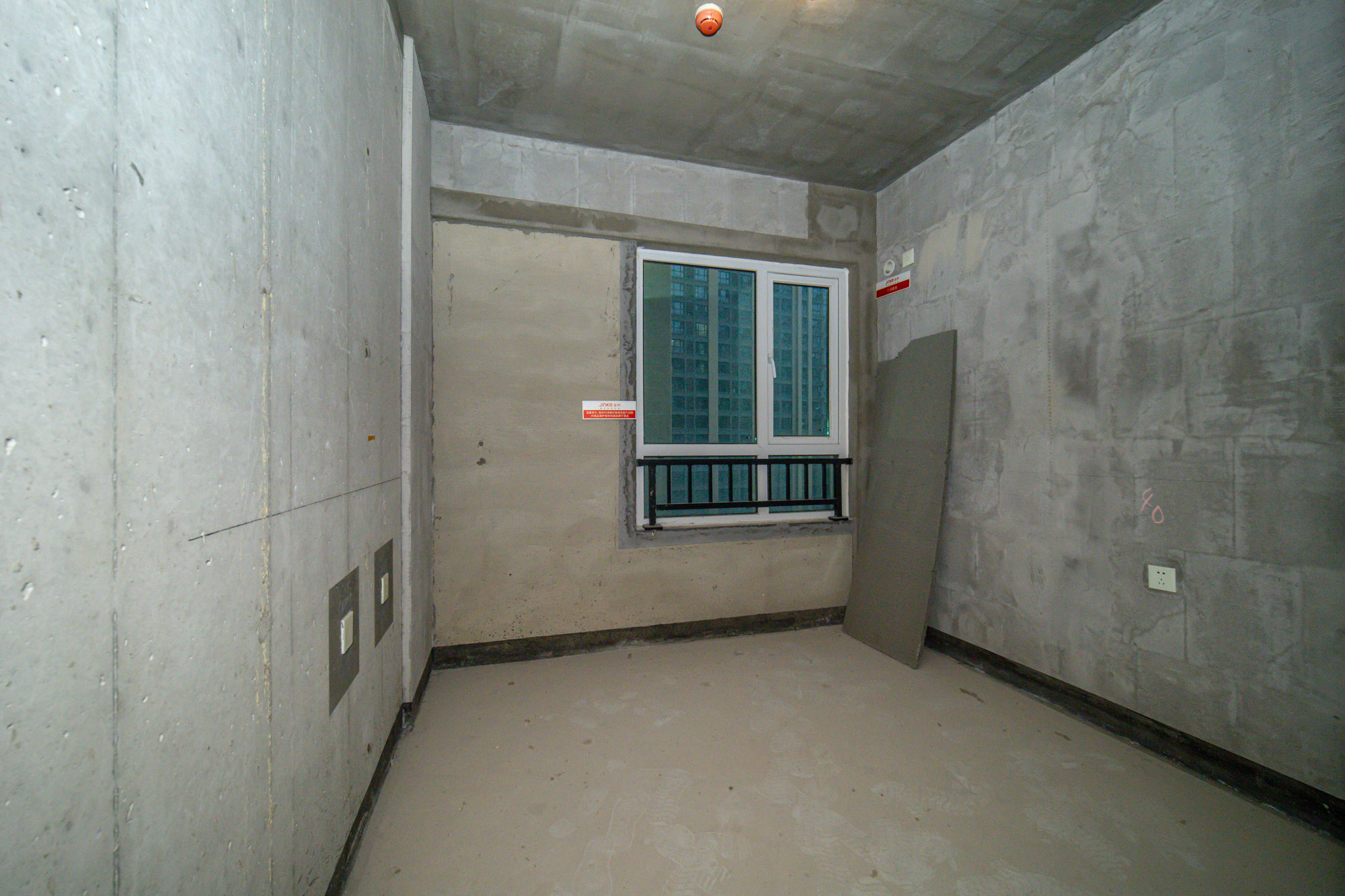 金科时代中心  1室0厅0卫    61.8万 金科时代中心  1室0厅0卫    61.8万卧室