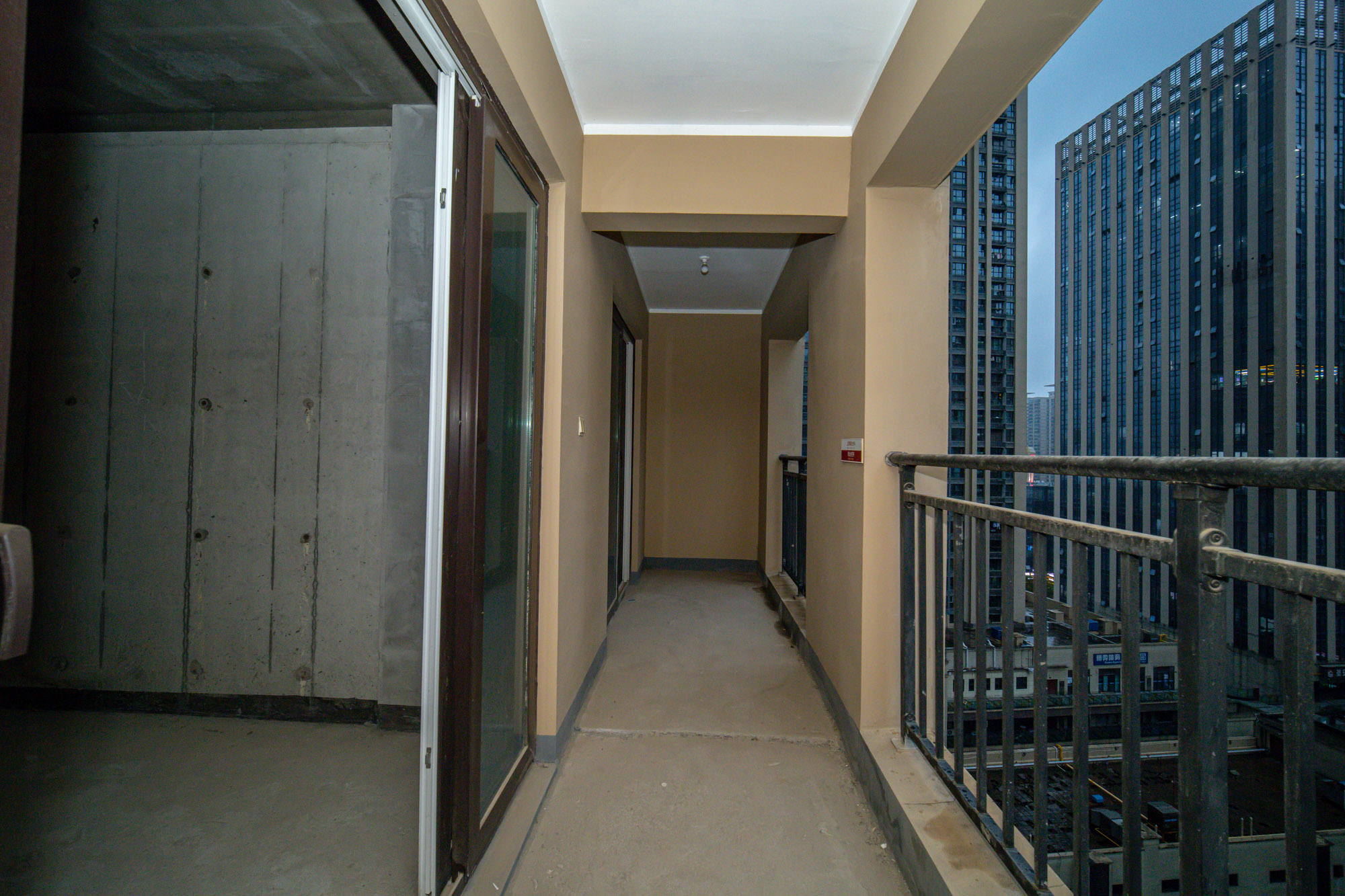 金科时代中心  1室0厅0卫    61.8万 金科时代中心  1室0厅0卫    61.8万阳台