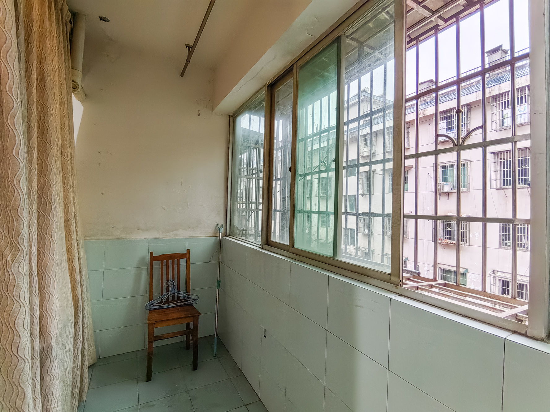 茶叶大市场“山水茗园” 3室2厅1卫 45.0万 茶叶大市场“山水茗园” 3室2厅1卫 45.0万阳台