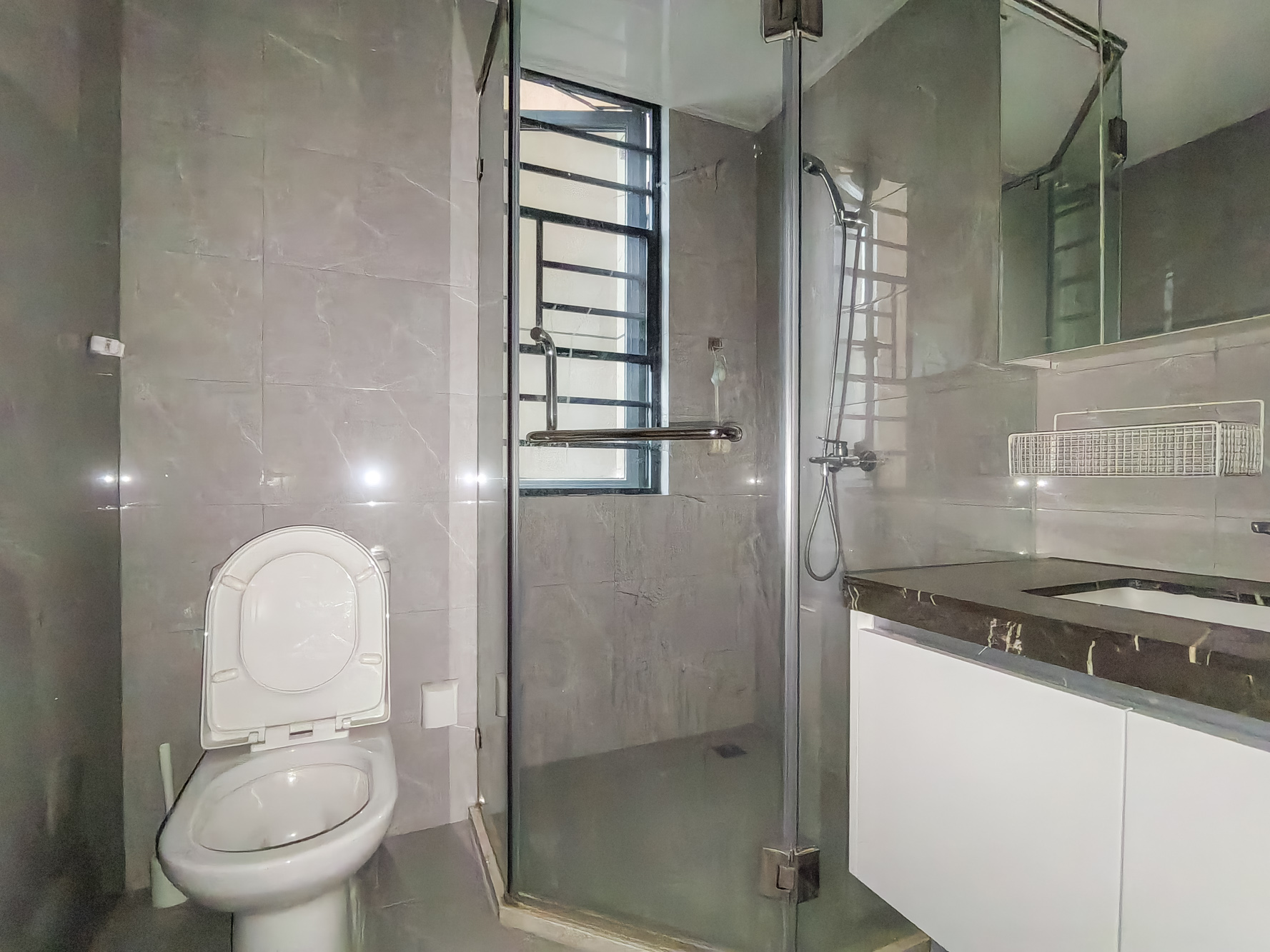 运达锦绣广场  3室2厅1卫    115.8万 运达锦绣广场  3室2厅1卫    115.8万卫生间