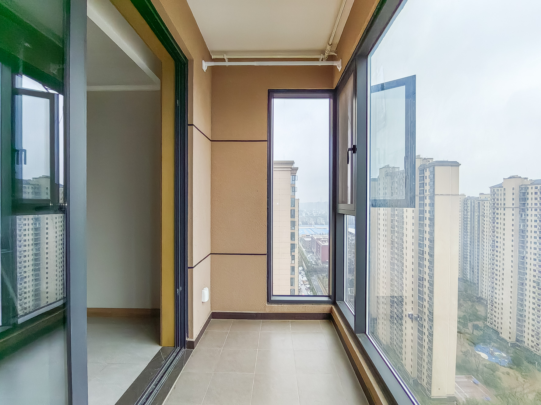 运达锦绣广场  3室2厅1卫    115.8万 运达锦绣广场  3室2厅1卫    115.8万阳台