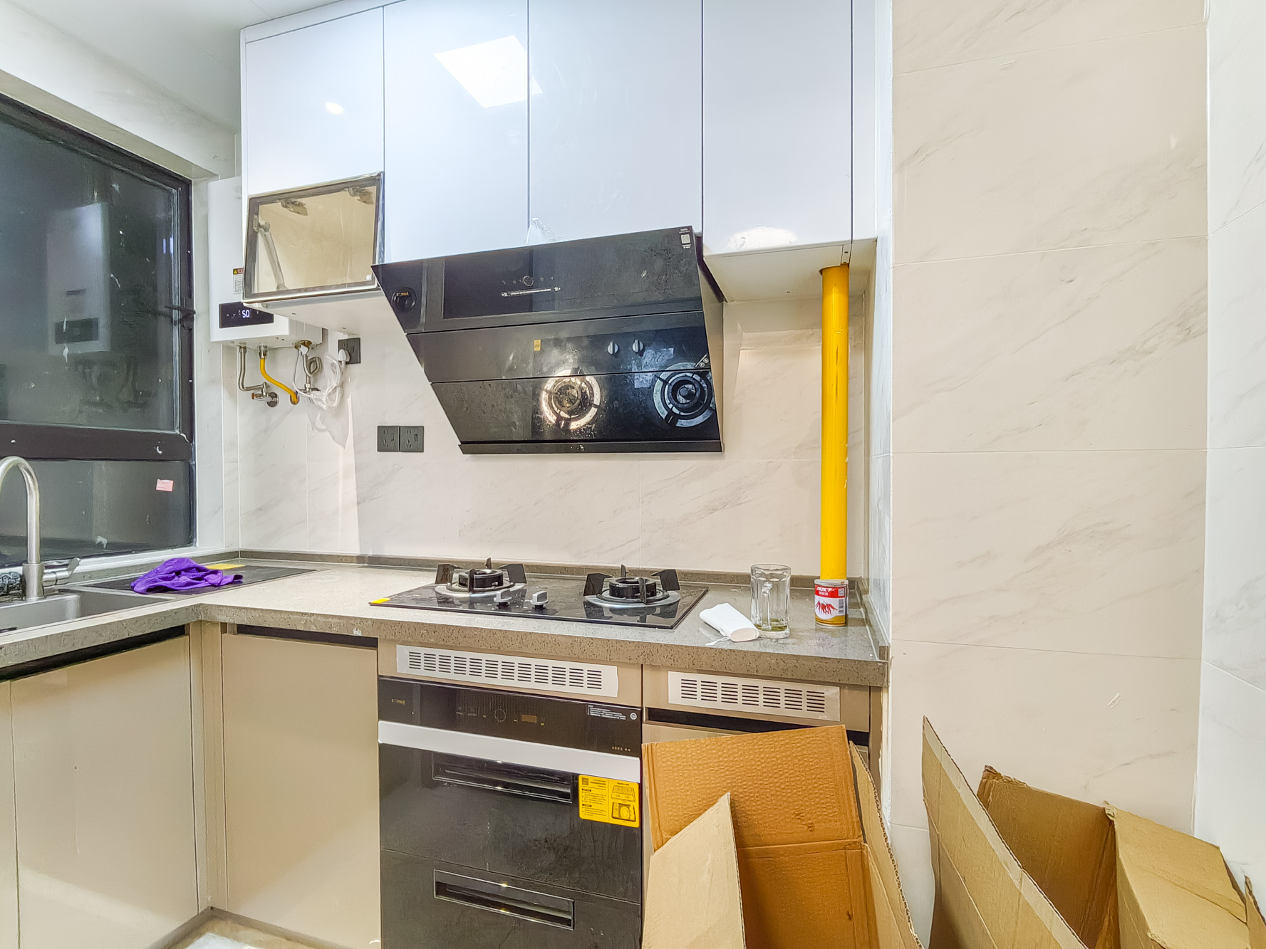 荣盛锦绣学府  3室2厅2卫    86.8万 荣盛锦绣学府  3室2厅2卫    86.8万厨房