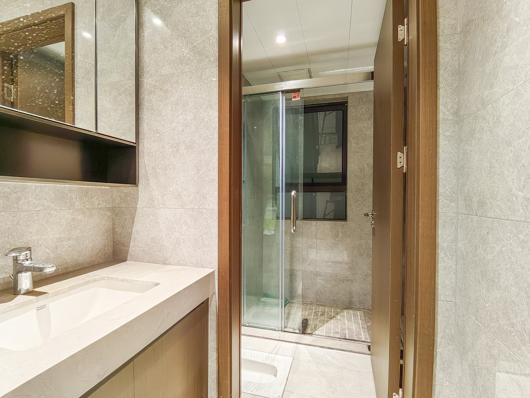 荣盛锦绣学府  3室2厅2卫    86.8万 荣盛锦绣学府  3室2厅2卫    86.8万卫生间