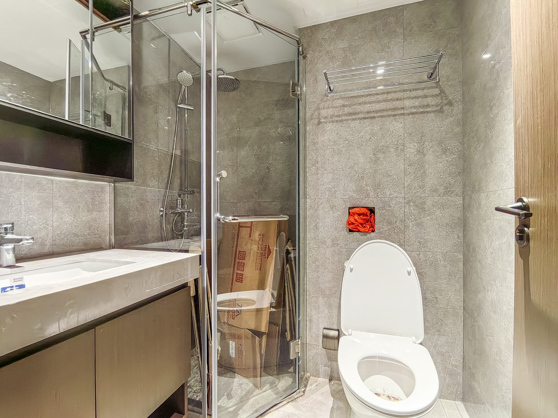 荣盛锦绣学府  3室2厅2卫    86.8万 荣盛锦绣学府  3室2厅2卫    86.8万卫生间