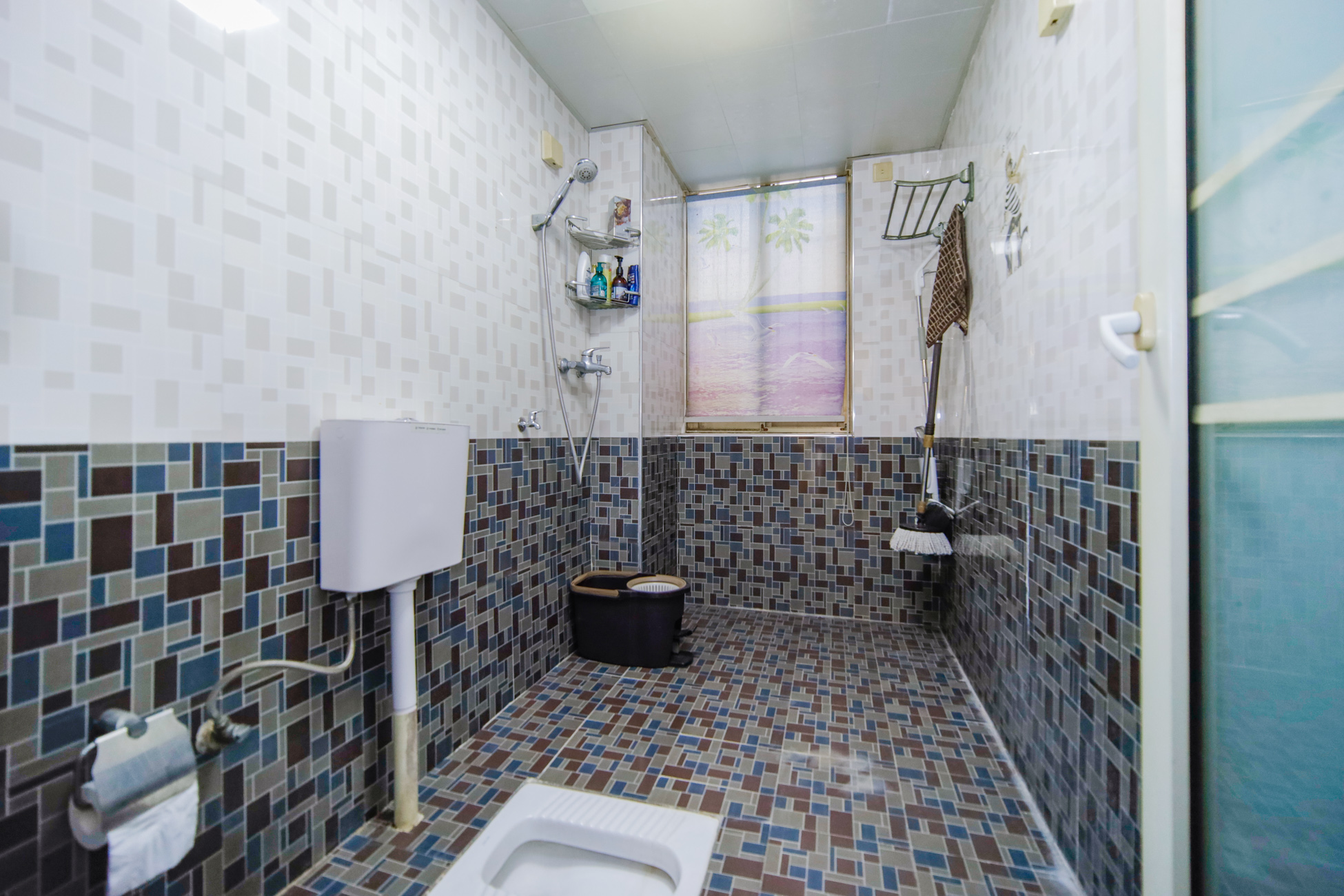 德馨园 3室2厅2卫 68.0万 德馨园 3室2厅2卫 68.0万卫生间