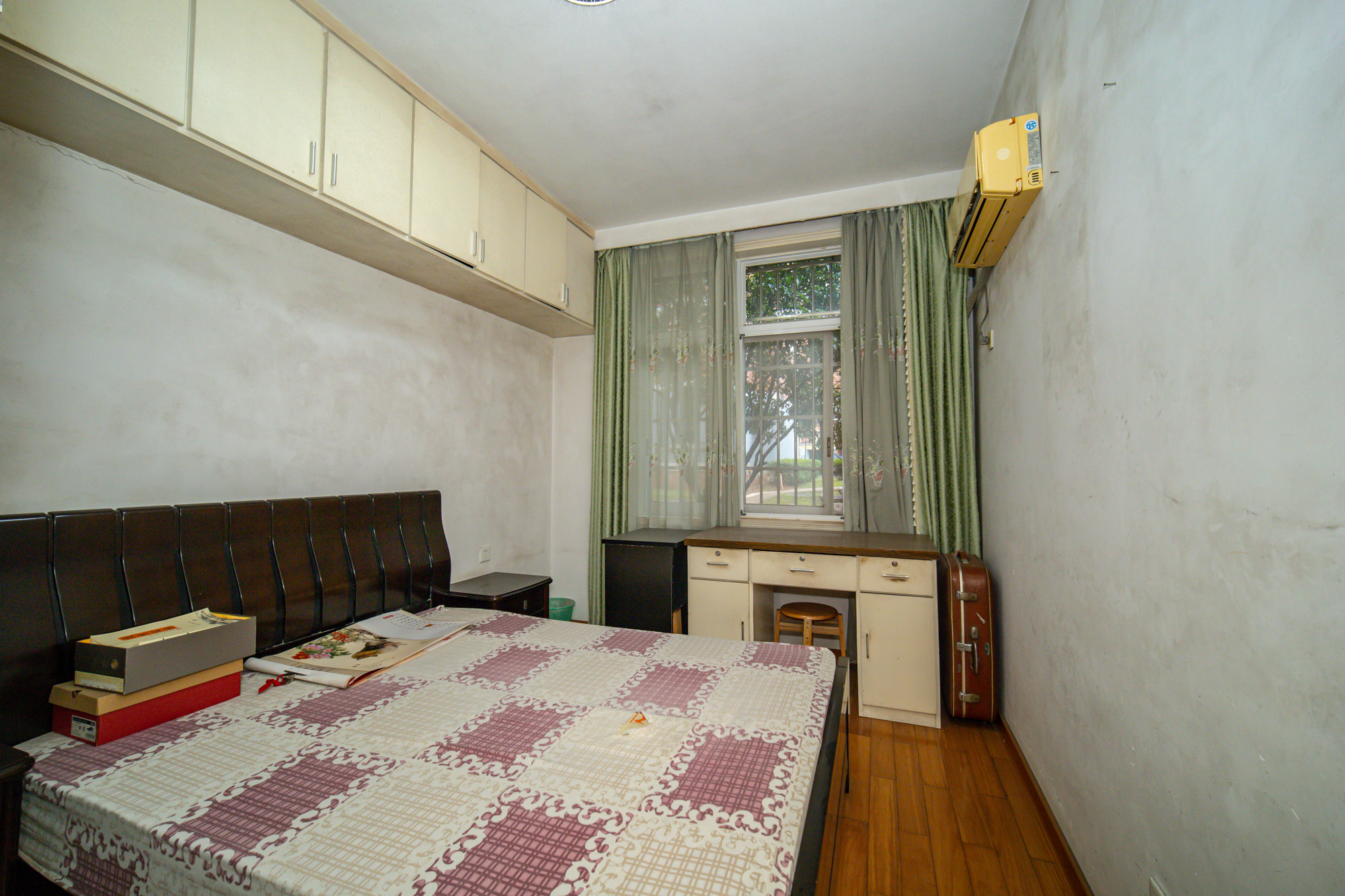 山水人家一二期 3室2厅2卫 70.0万 山水人家一二期 3室2厅2卫 70.0万卧室