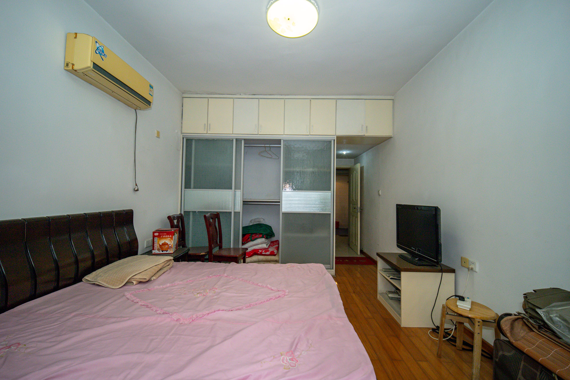 山水人家一二期 3室2厅2卫 70.0万 山水人家一二期 3室2厅2卫 70.0万卧室