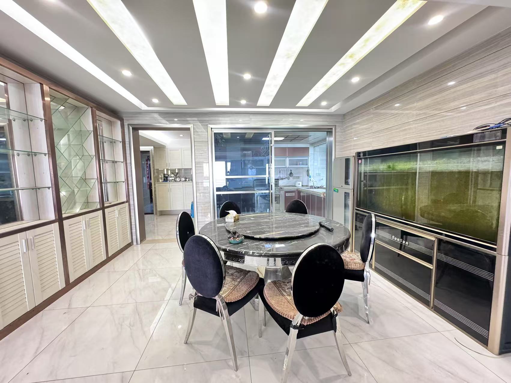 山水国际 5室2厅2卫 168.0万 山水国际 5室2厅2卫 168.0万室内图