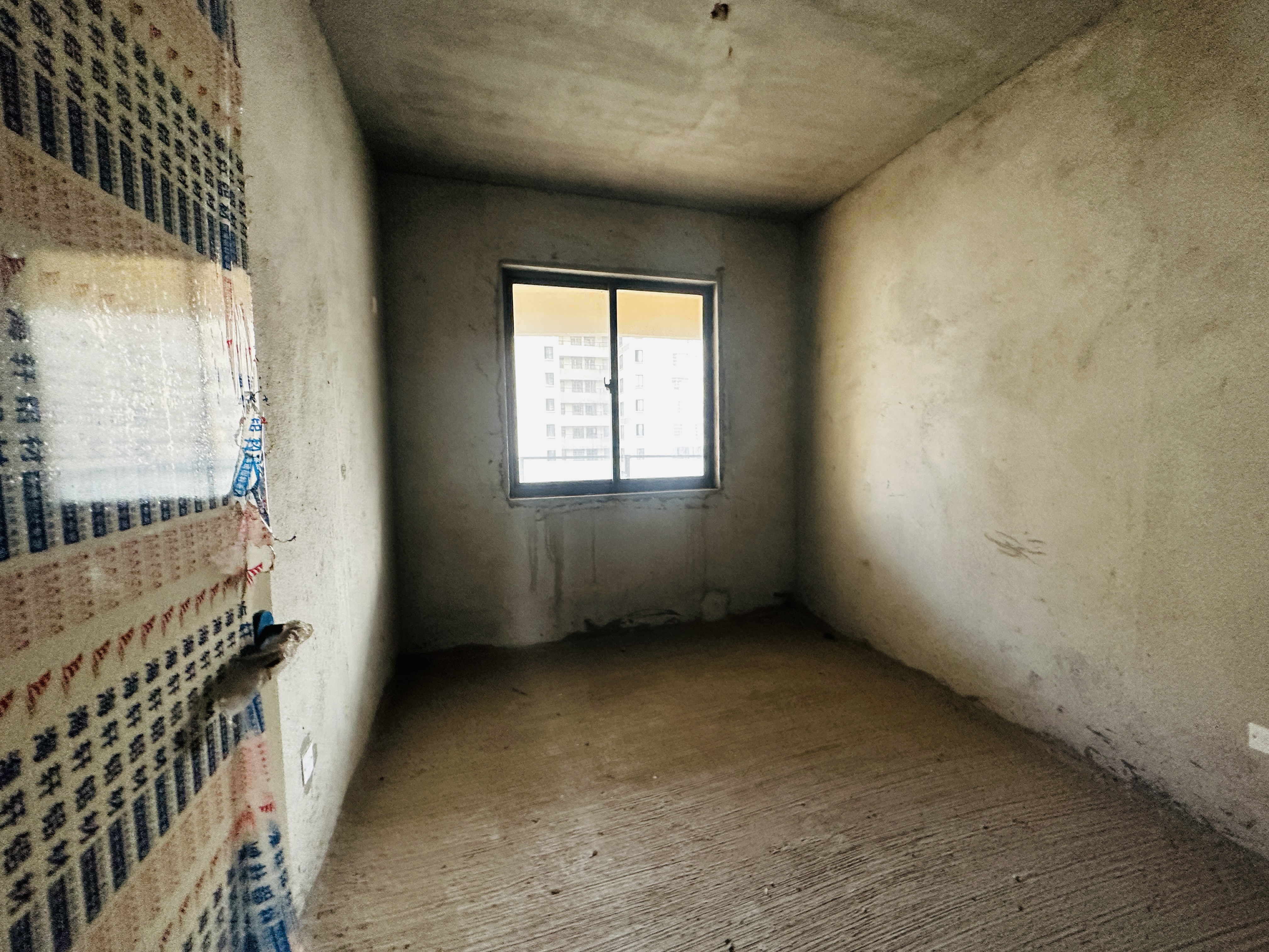 新城吾悦广场 4室2厅2卫 185.0万 新城吾悦广场 4室2厅2卫 185.0万客厅