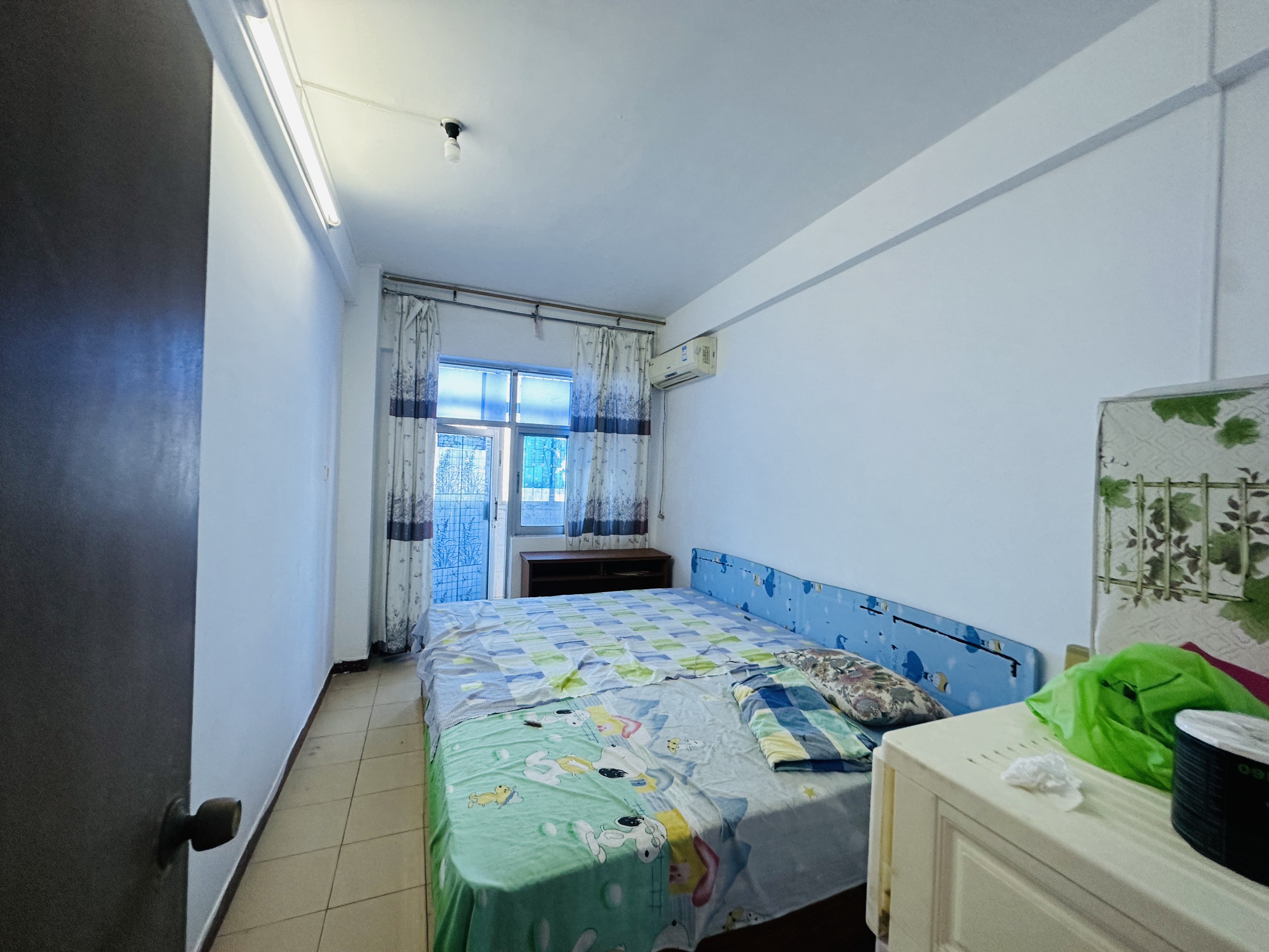 南沙路小区73号 3室2厅1卫 95.0万 南沙路小区73号 3室2厅1卫 95.0万卧室