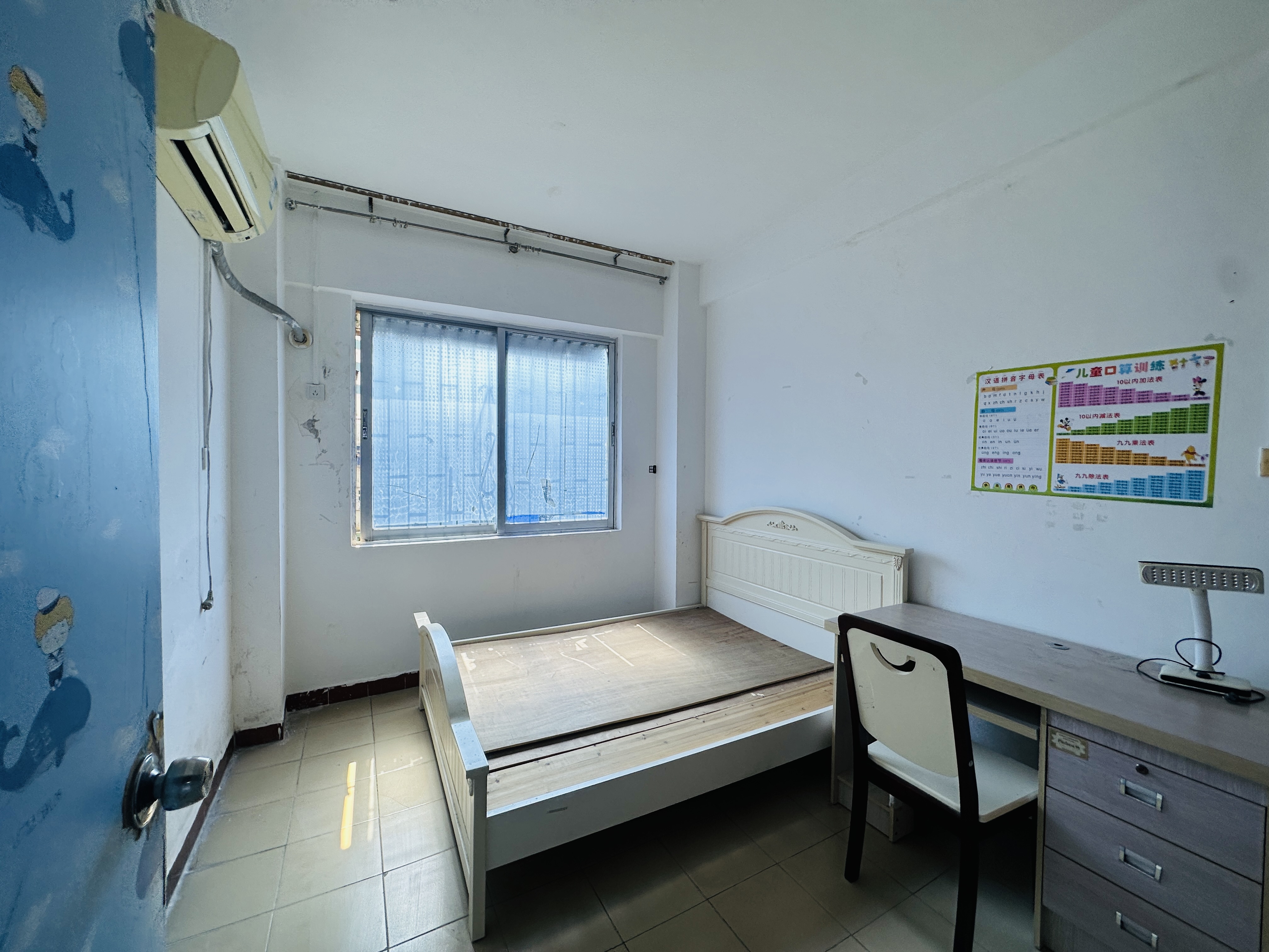 南沙路小区73号 3室2厅1卫 95.0万 南沙路小区73号 3室2厅1卫 95.0万卧室