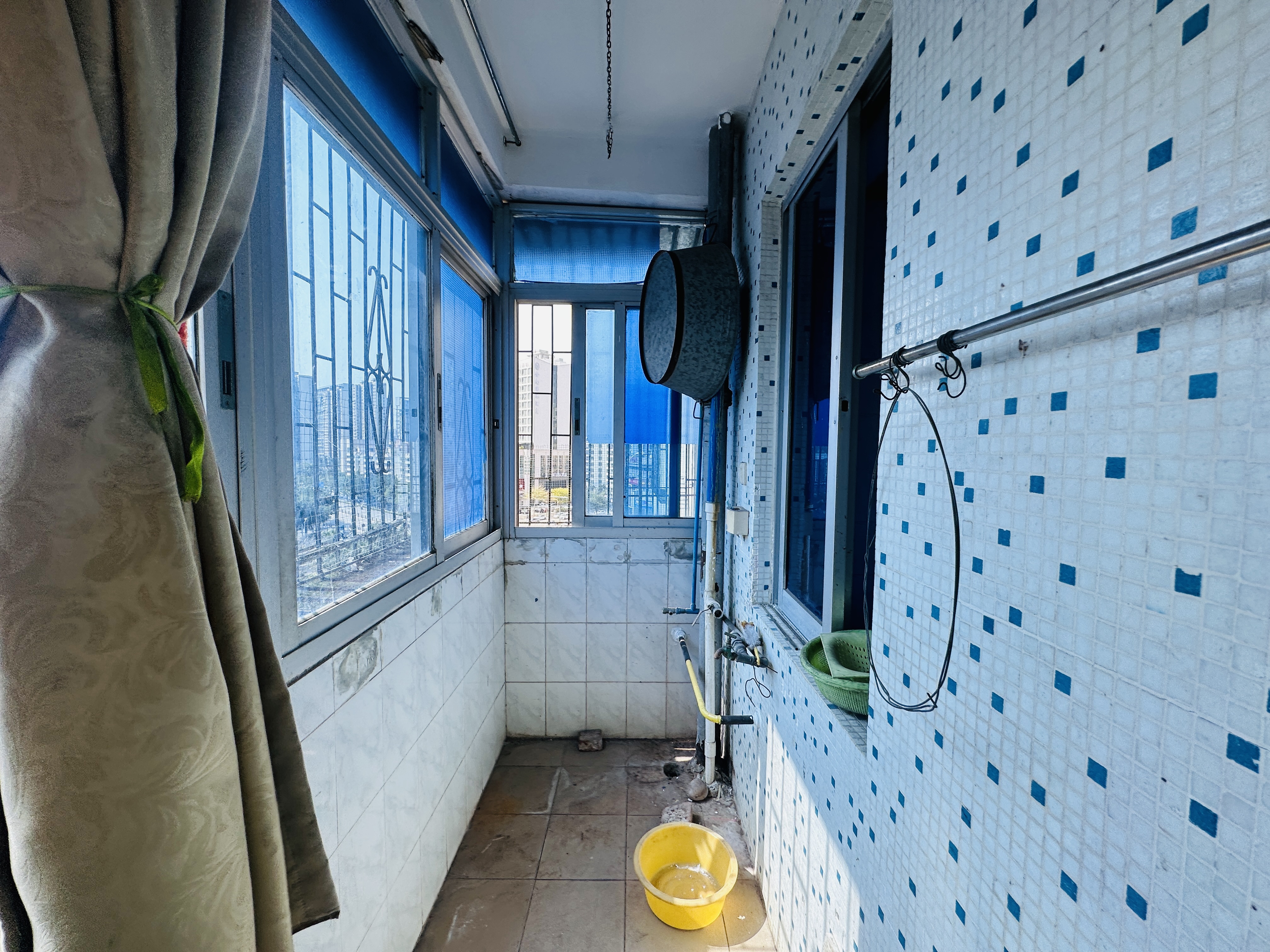 南沙路小区73号 3室2厅1卫 95.0万 南沙路小区73号 3室2厅1卫 95.0万阳台