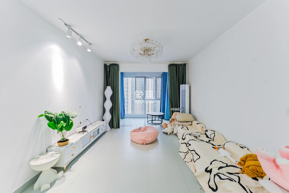 世茂璀璨天城  3室2厅2卫    135.0万