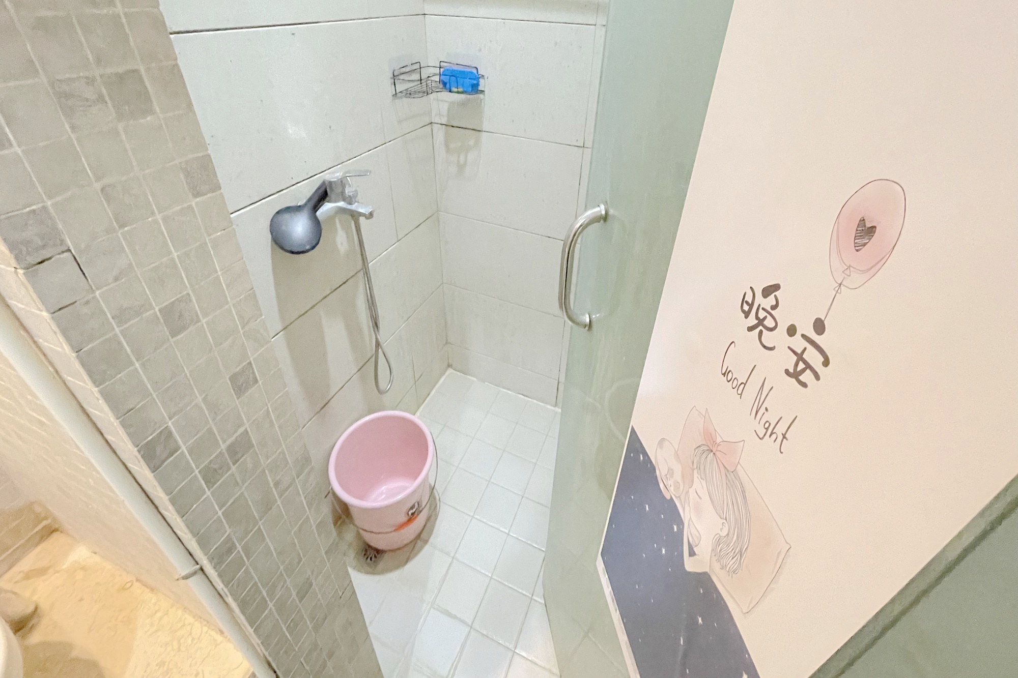 铂宫  1室1厅1卫   60.00万卫生间