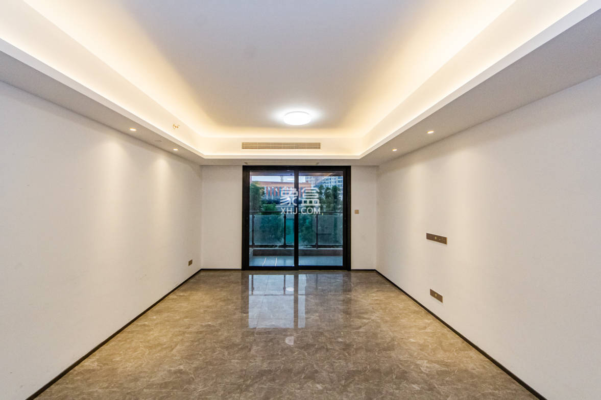 北辰瀚江府 3室2厅1卫 220.0万 北辰瀚江府 3室2厅1卫 220.0万客厅