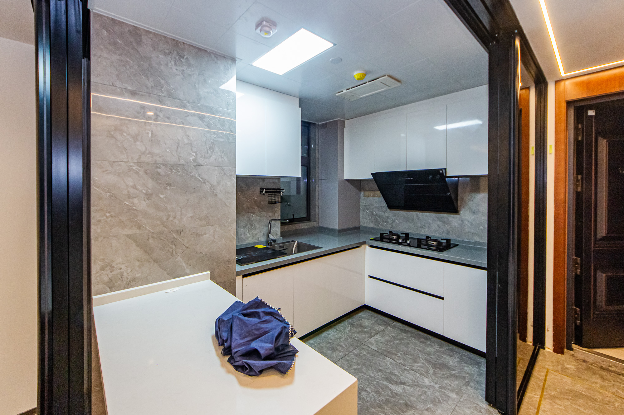 北辰瀚江府  3室2厅1卫    220.0万厨房