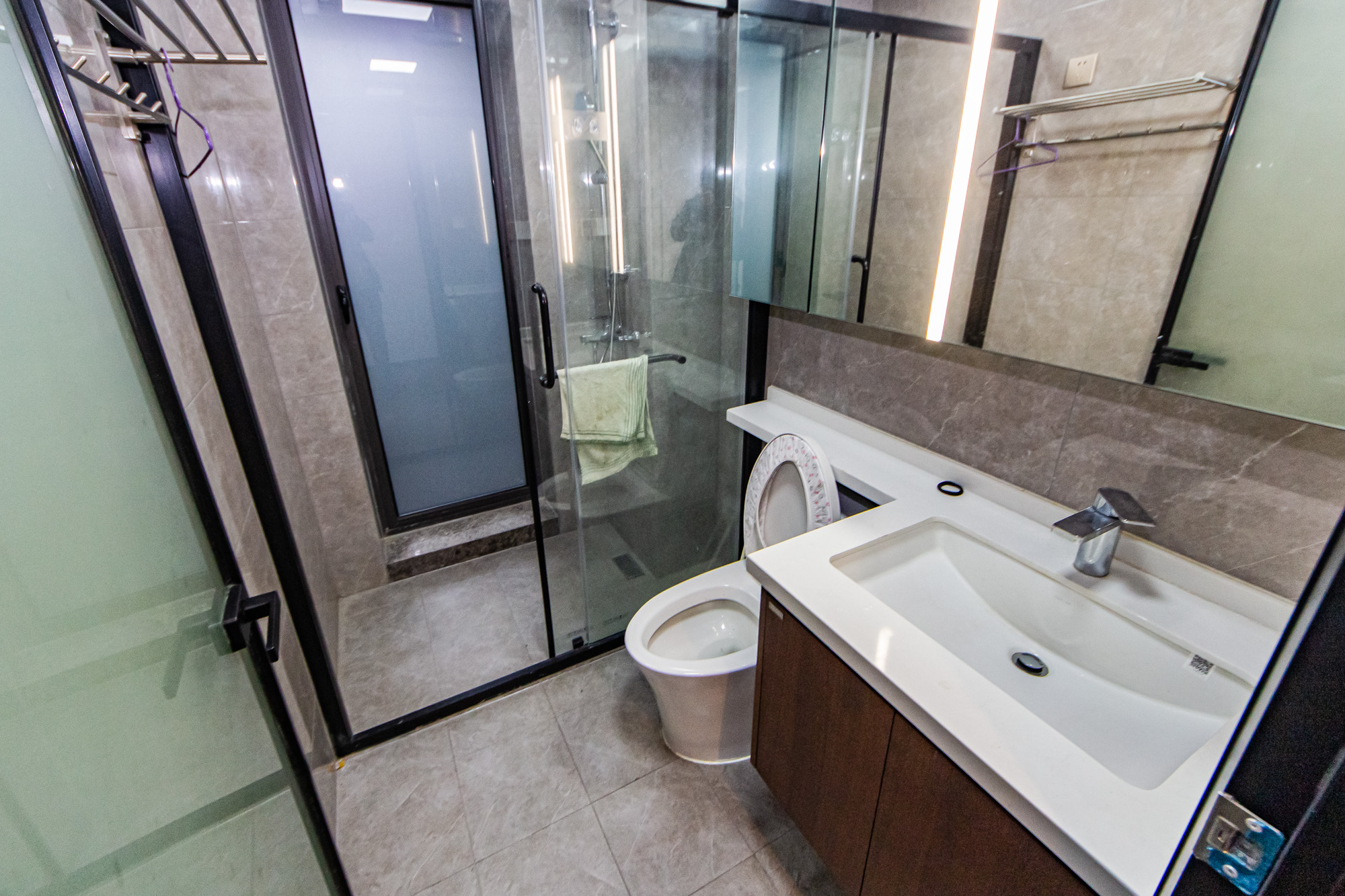 北辰瀚江府  3室2厅1卫    220.0万卫生间