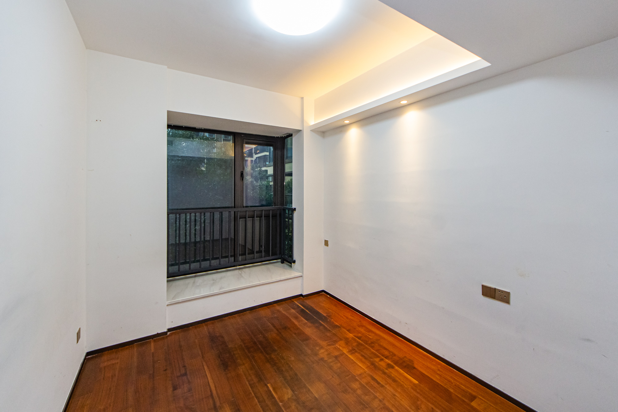 北辰瀚江府  3室2厅1卫    220.0万卧室