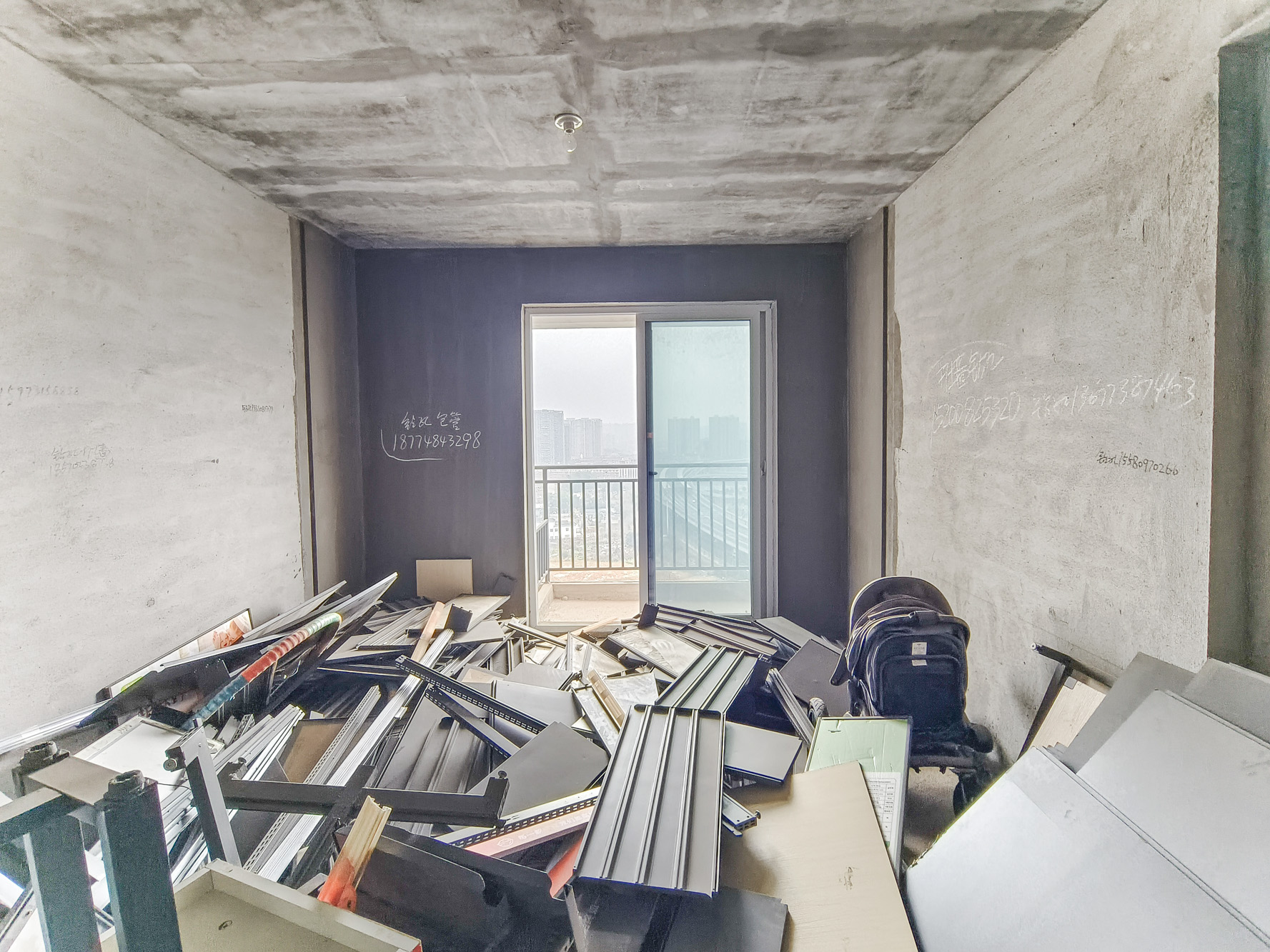 和悦城(蟠龙景苑)  3室2厅1卫    62.0万