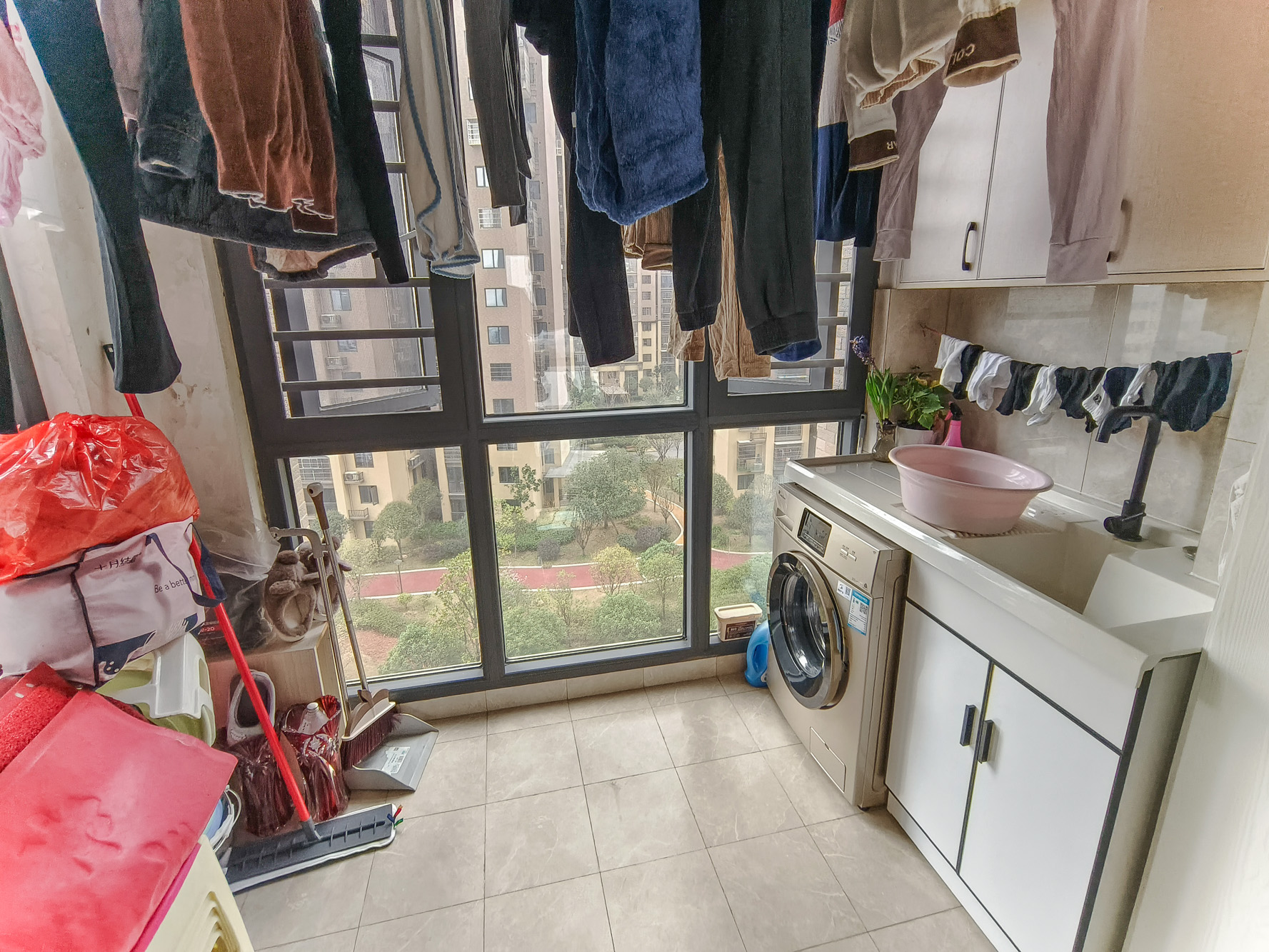 中安善化国际  3室2厅2卫    66.8万 中安善化国际  3室2厅2卫    66.8万阳台