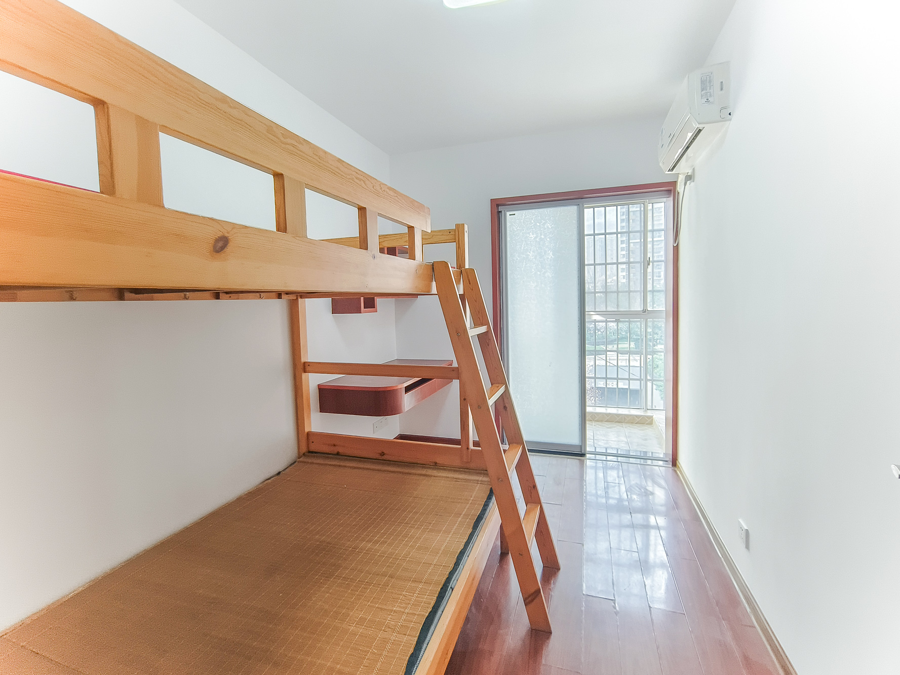 湘瑞家园 2室2厅1卫 48.0万 湘瑞家园 2室2厅1卫 48.0万卧室