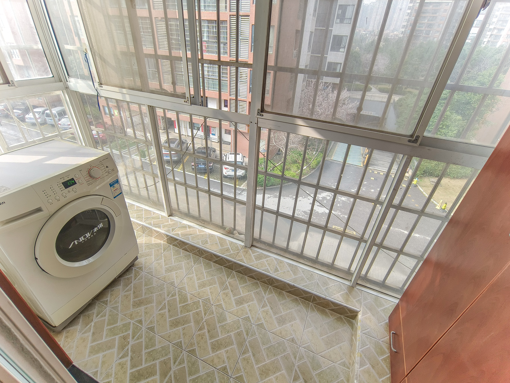 湘瑞家园 2室2厅1卫 48.0万 湘瑞家园 2室2厅1卫 48.0万阳台