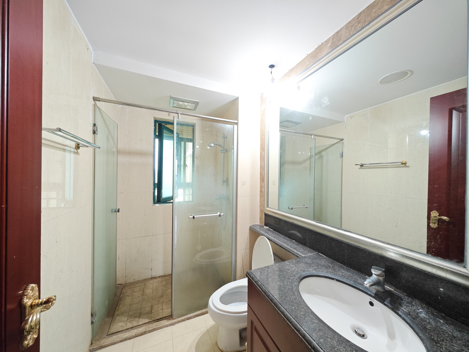 恒大城 3室2厅1卫 69.0万 恒大城 3室2厅1卫 69.0万卫生间