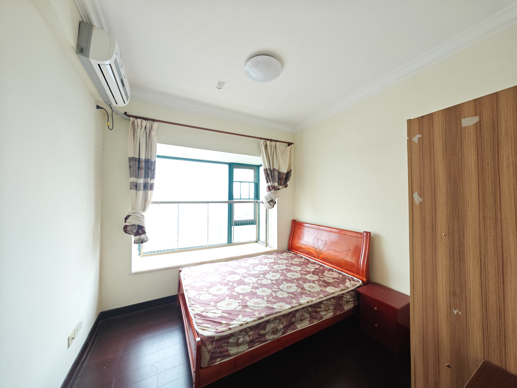 恒大城 3室2厅1卫 69.0万 恒大城 3室2厅1卫 69.0万卧室