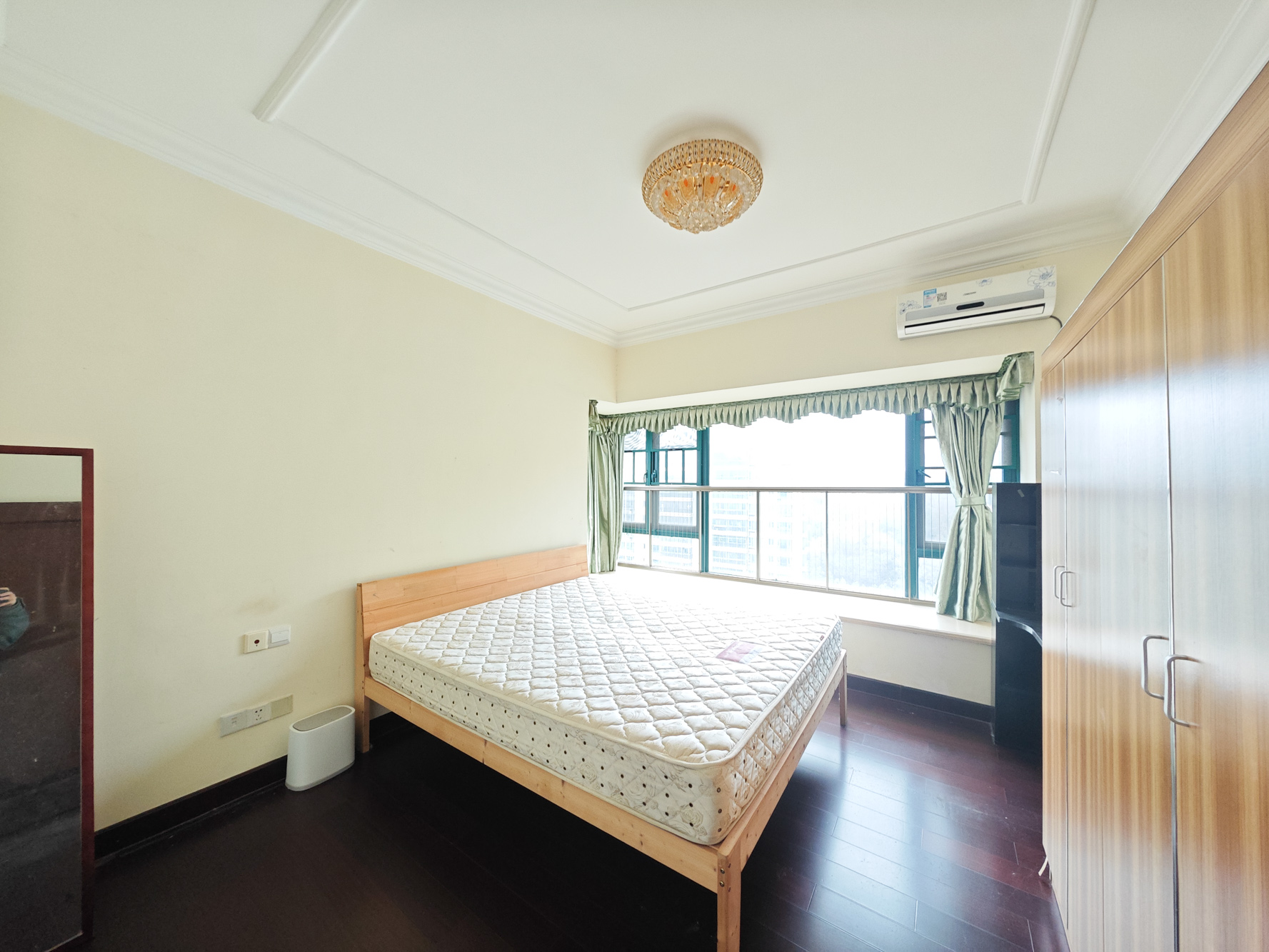 恒大城 3室2厅1卫 69.0万 恒大城 3室2厅1卫 69.0万卧室