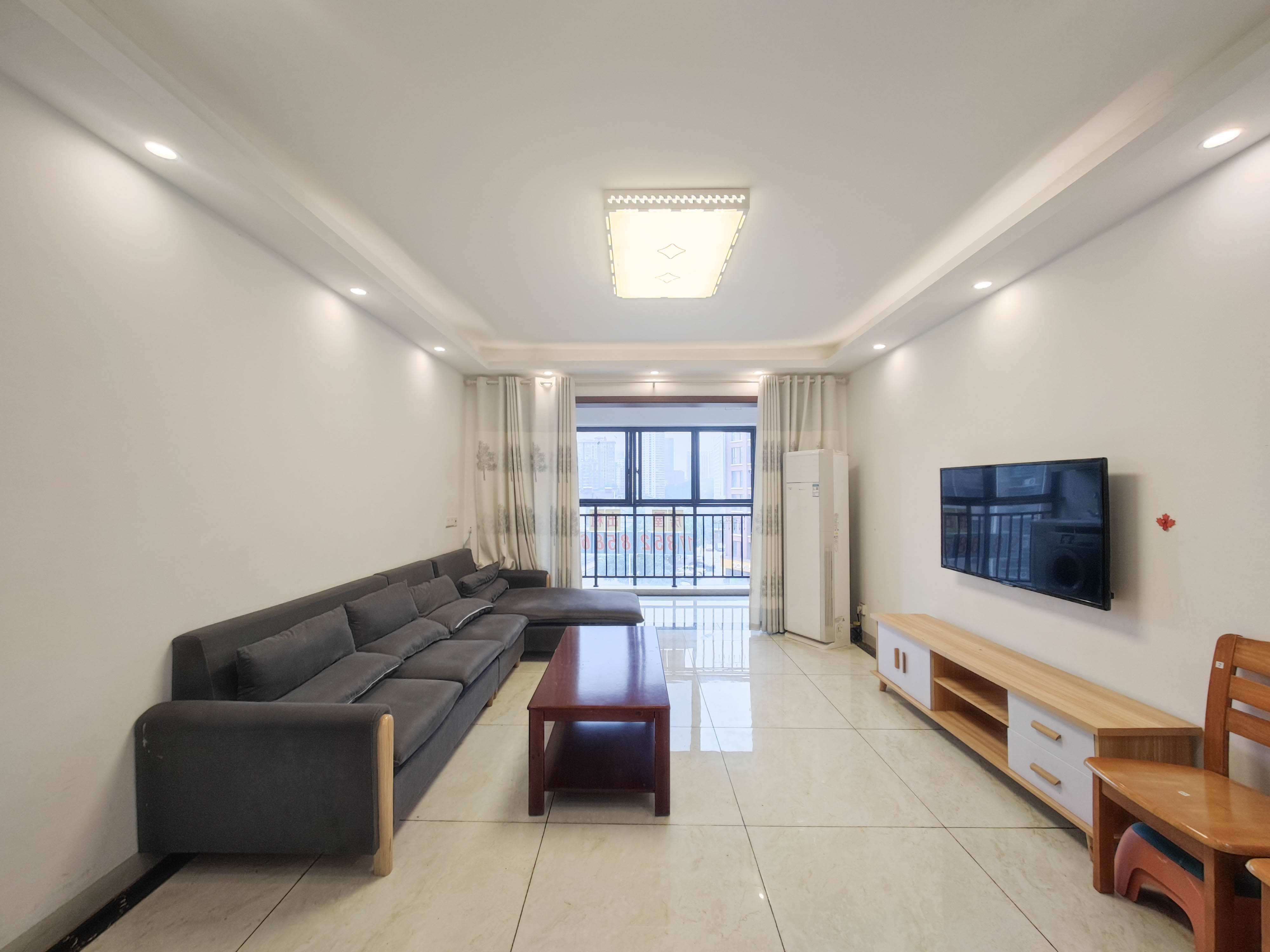 华雅林语苑 2室2厅1卫 105.0万 华雅林语苑 2室2厅1卫 105.0万客厅