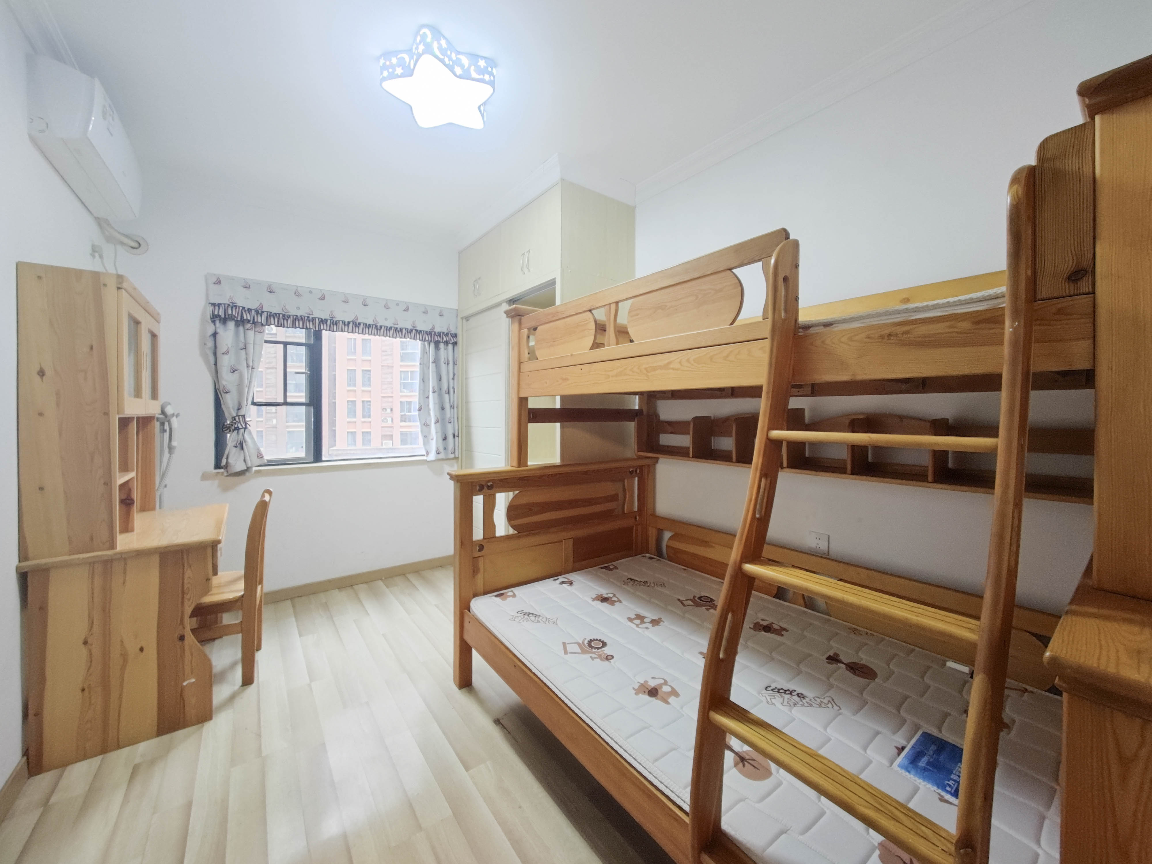 华雅林语苑 2室2厅1卫 105.0万 华雅林语苑 2室2厅1卫 105.0万卧室