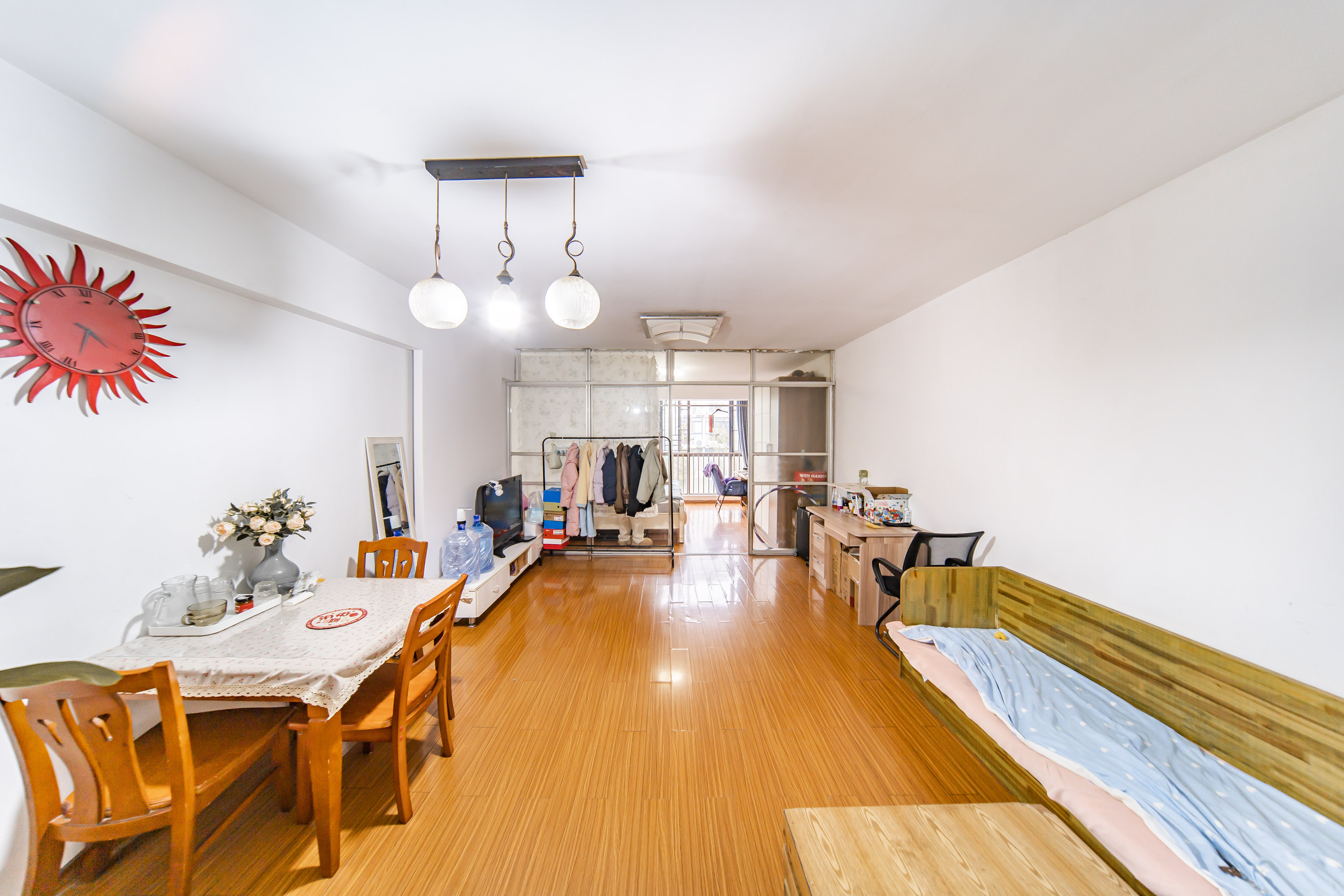 阳光100二期  1室1厅1卫    38.8万 阳光100二期  1室1厅1卫    38.8万客厅