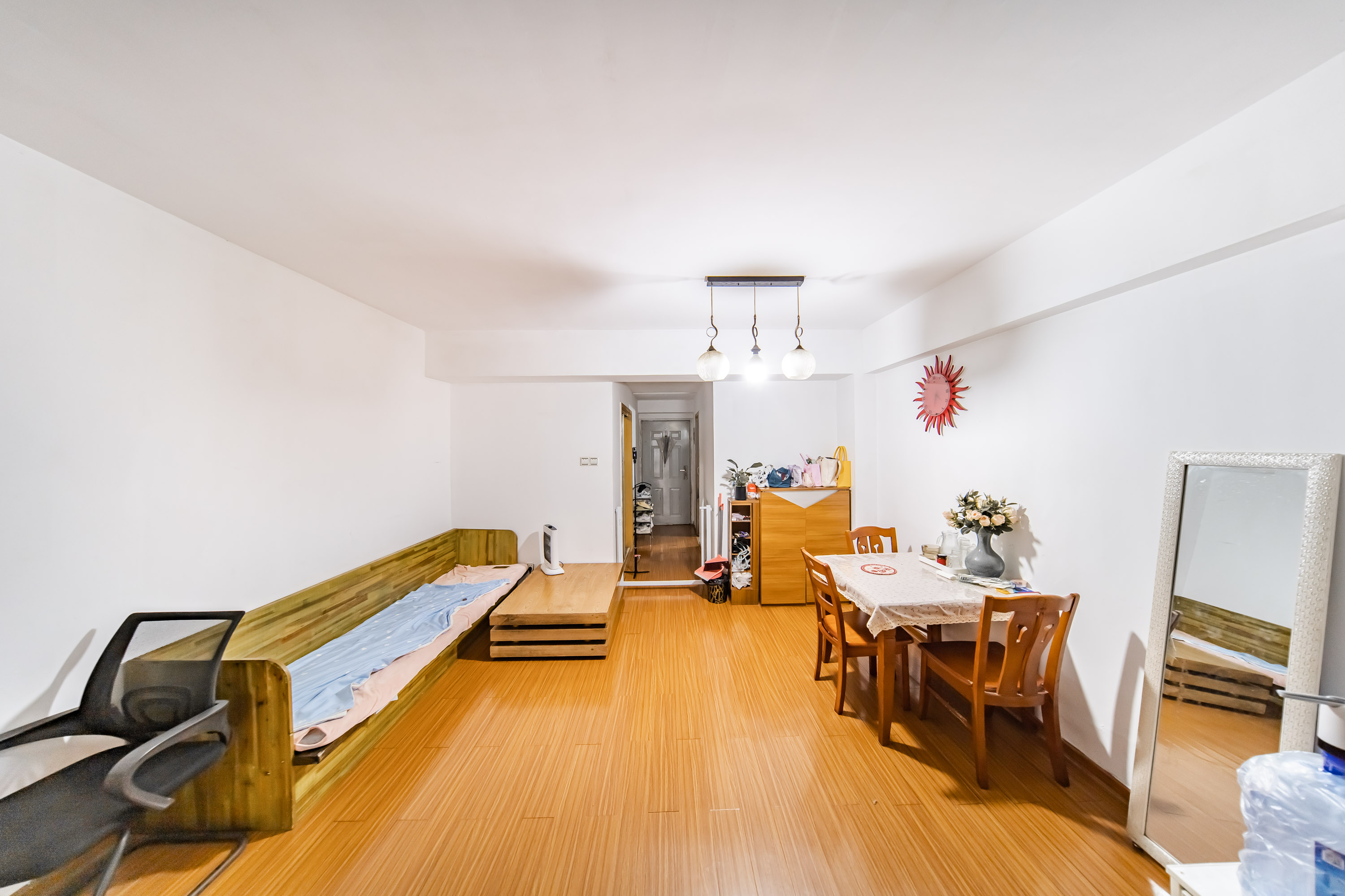 阳光100二期  1室1厅1卫    38.8万 阳光100二期  1室1厅1卫    38.8万客厅