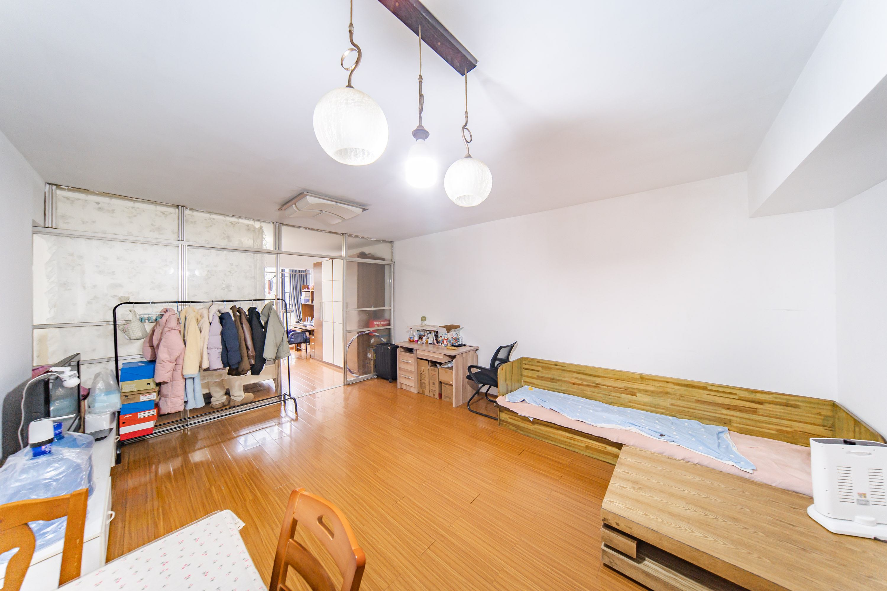 阳光100二期  1室1厅1卫    38.8万 阳光100二期  1室1厅1卫    38.8万客厅