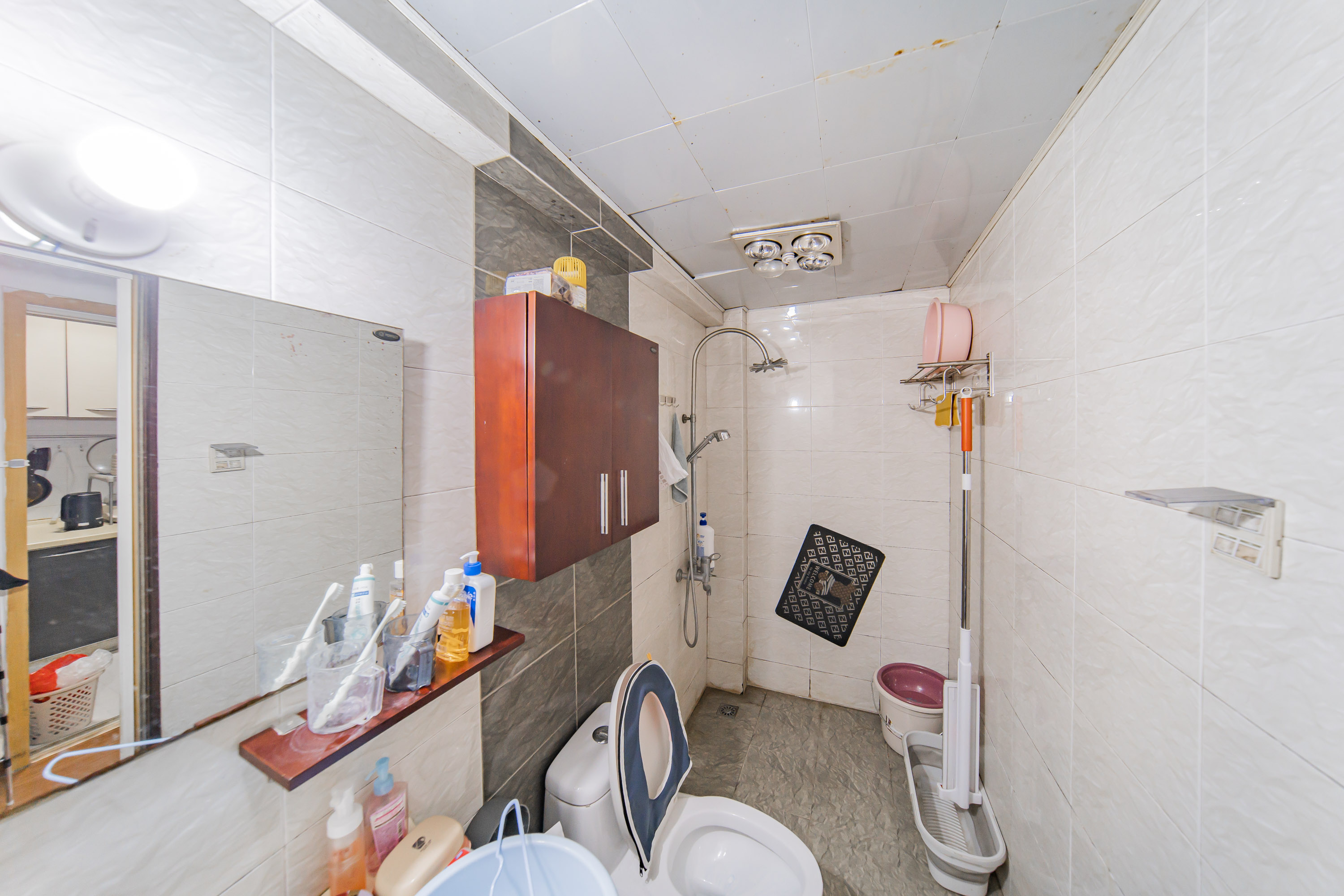 阳光100二期  1室1厅1卫    38.8万 阳光100二期  1室1厅1卫    38.8万卫生间