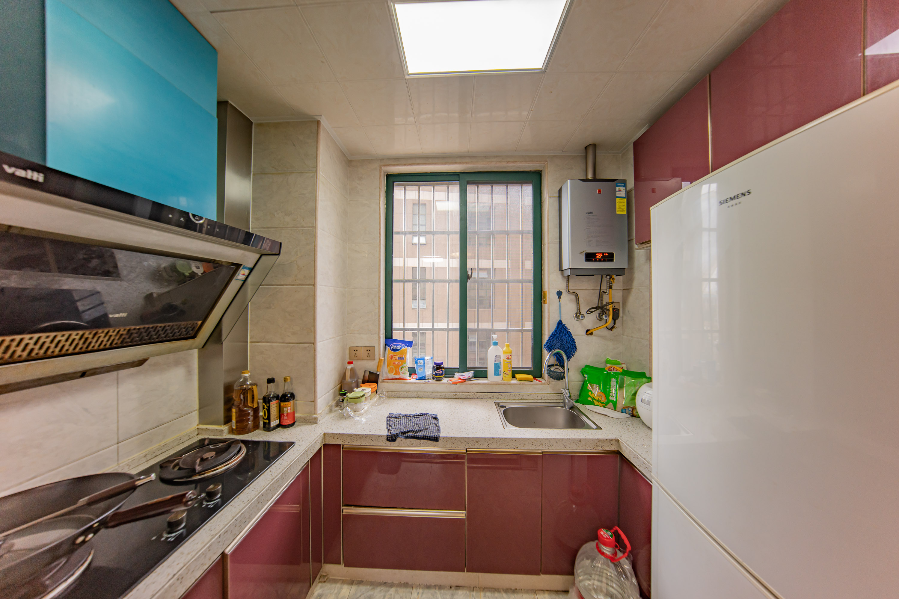 洋湖时代  3室2厅1卫    62.0万 洋湖时代  3室2厅1卫    62.0万厨房