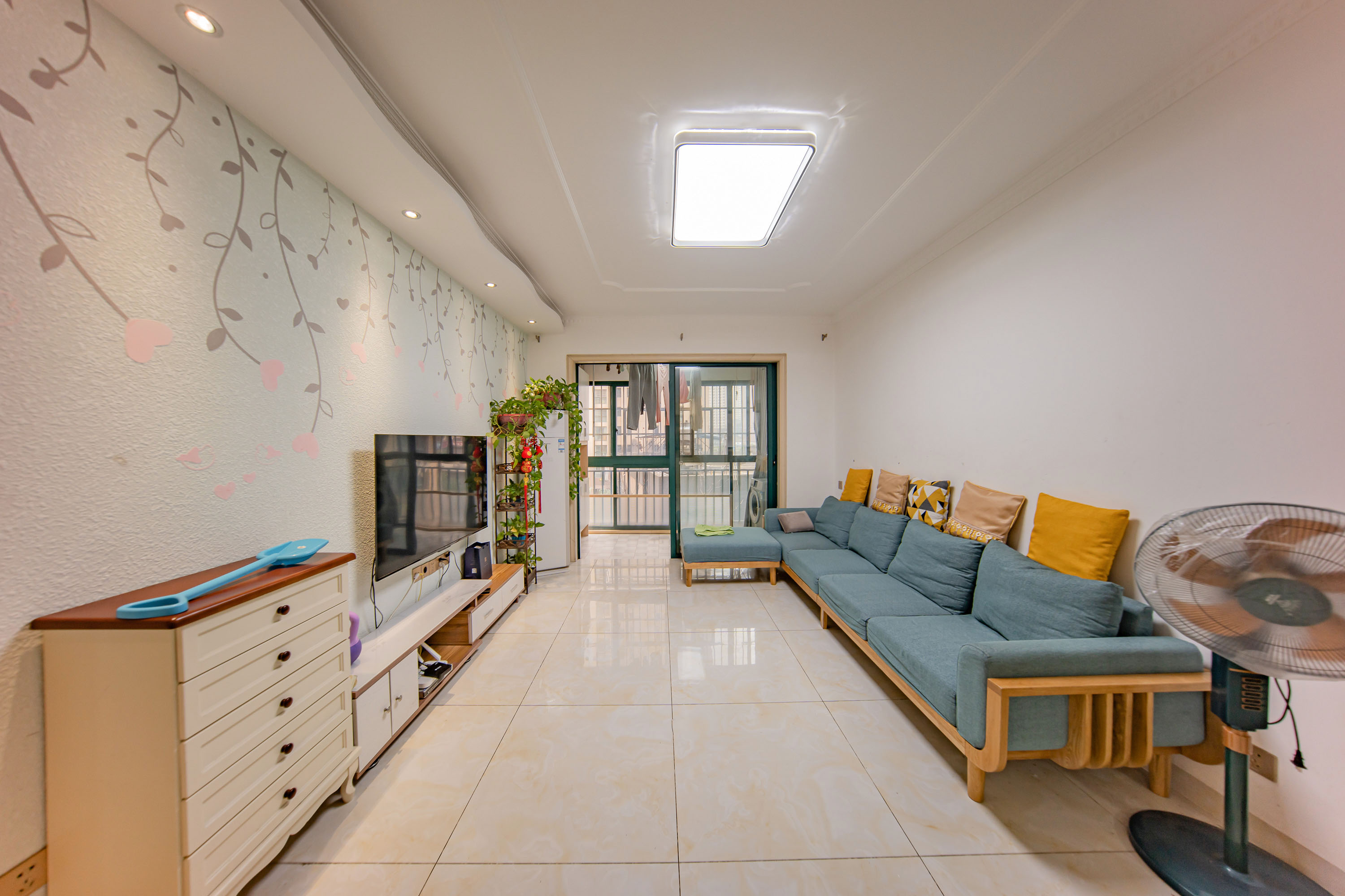 洋湖时代  3室2厅1卫    62.0万 洋湖时代  3室2厅1卫    62.0万客厅